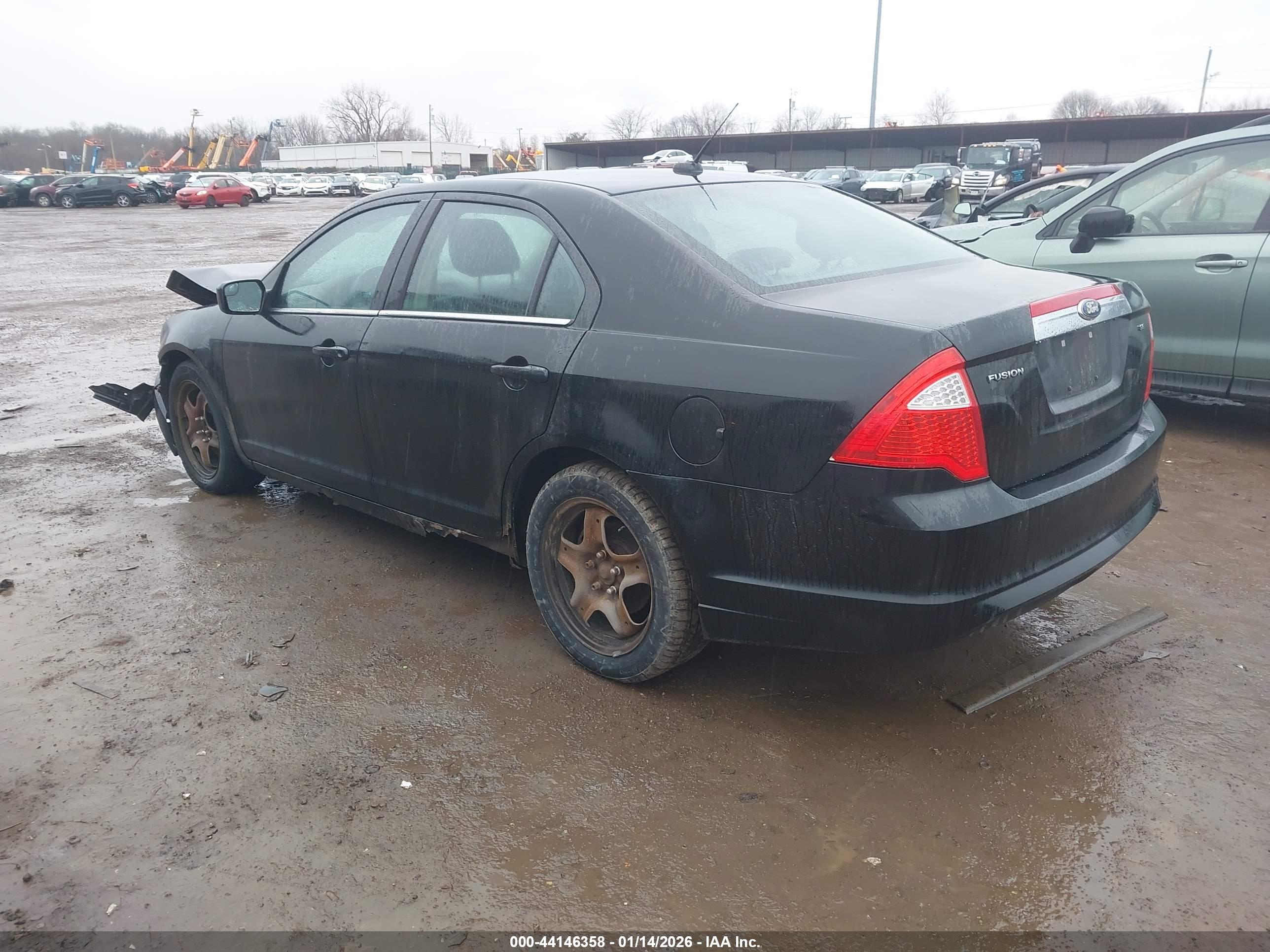 FORD FUSION image 3