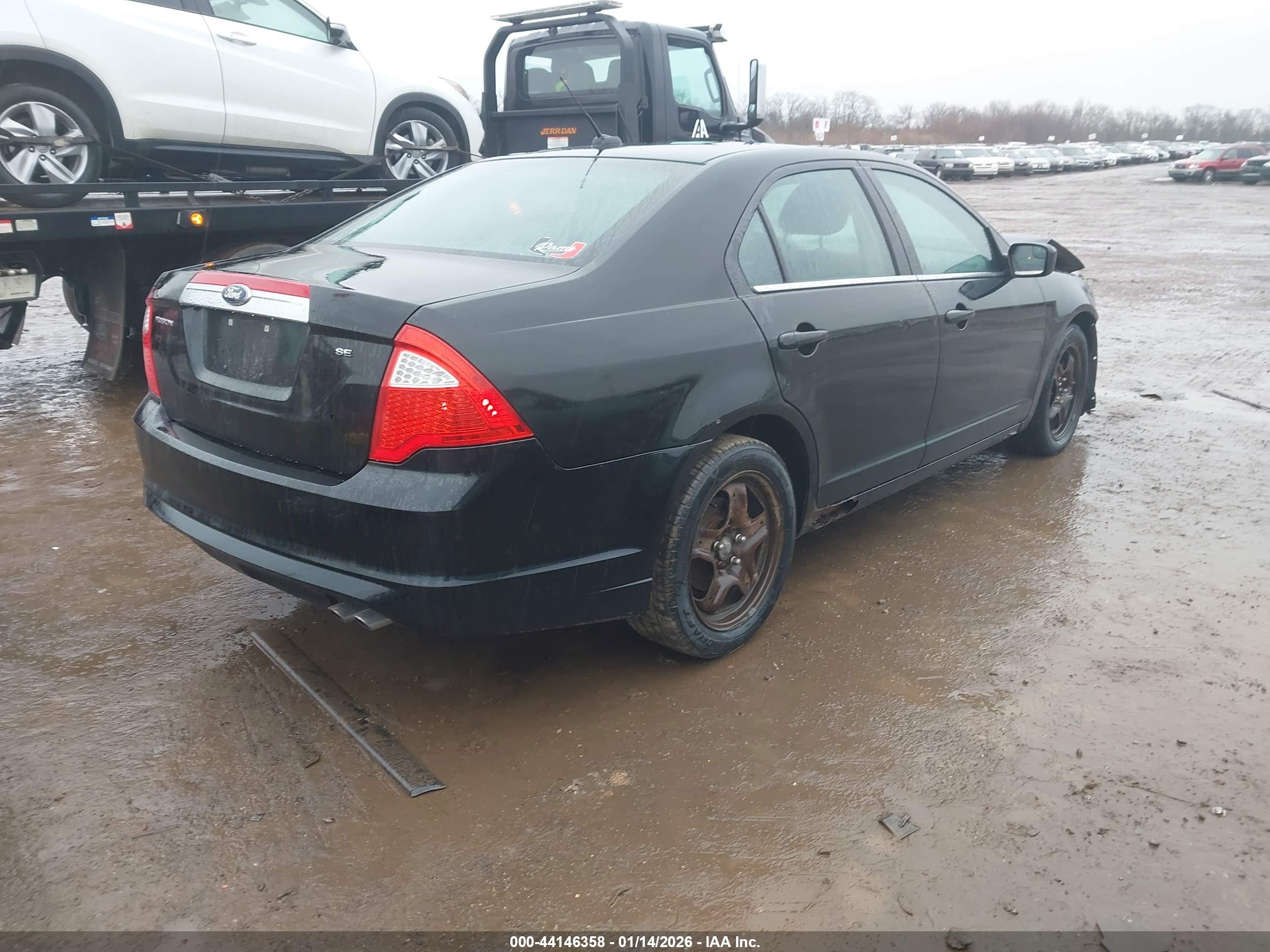 FORD FUSION image 4