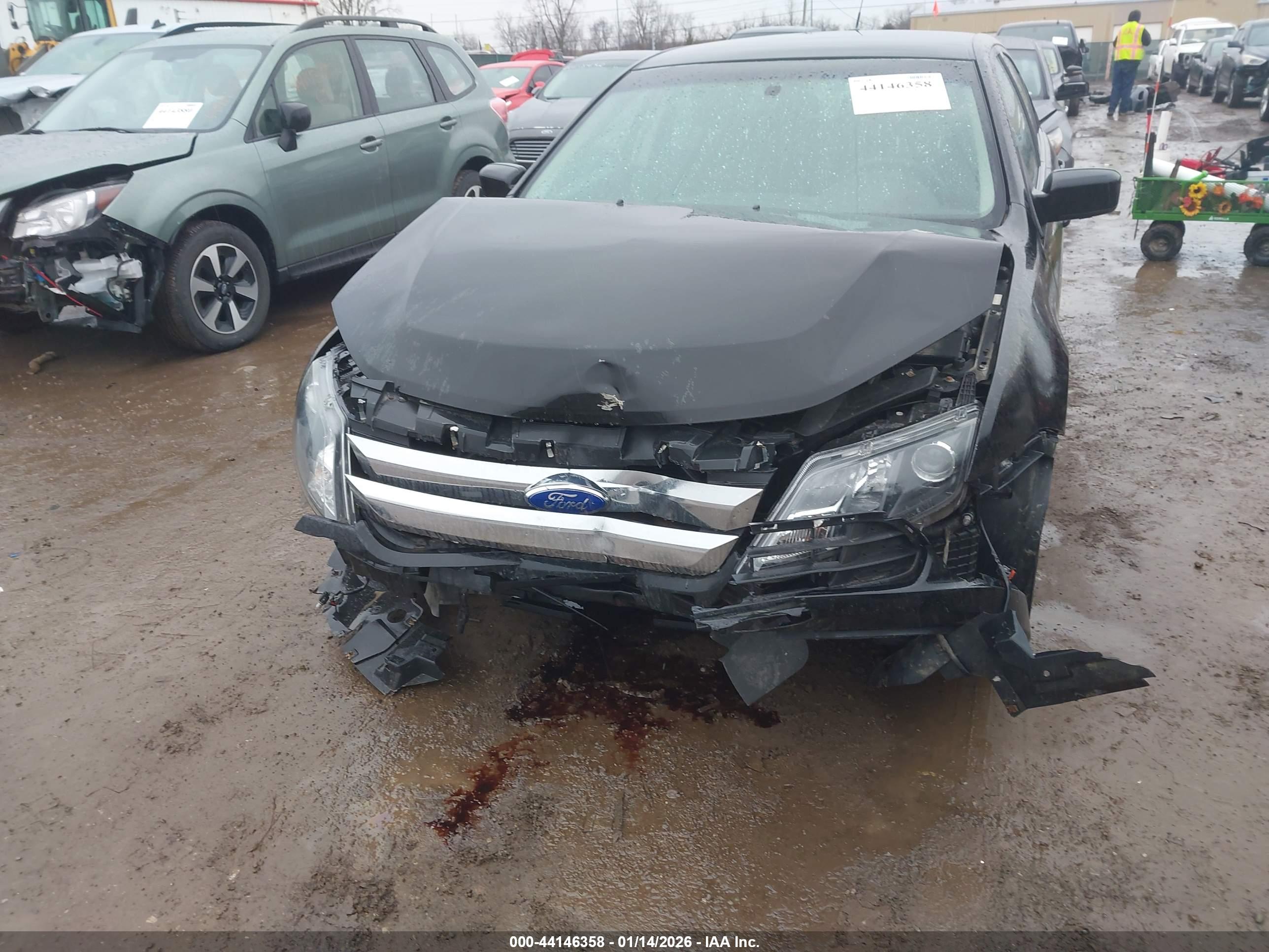 FORD FUSION image 6