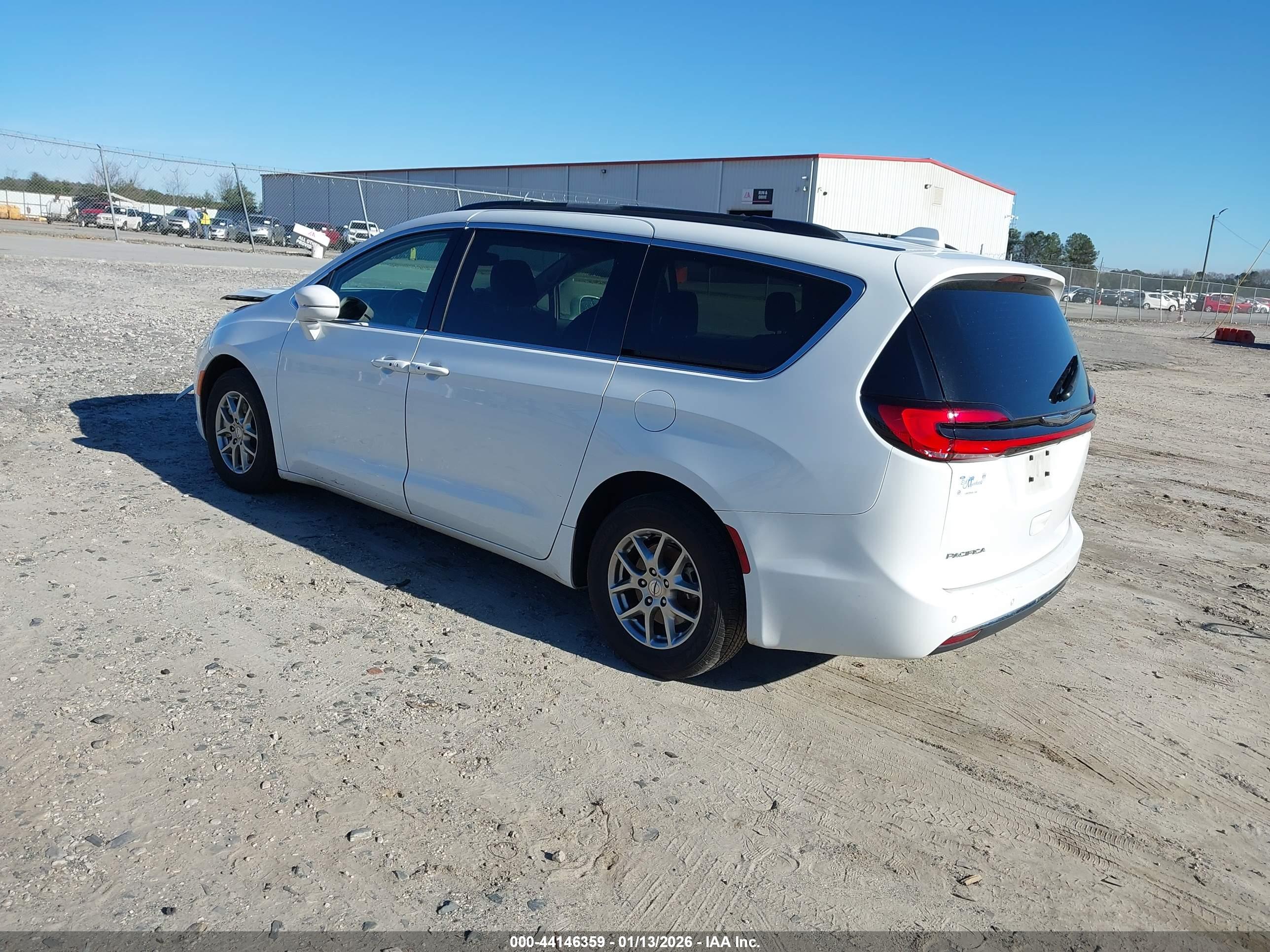 CHRYSLER PACIFICA image 3