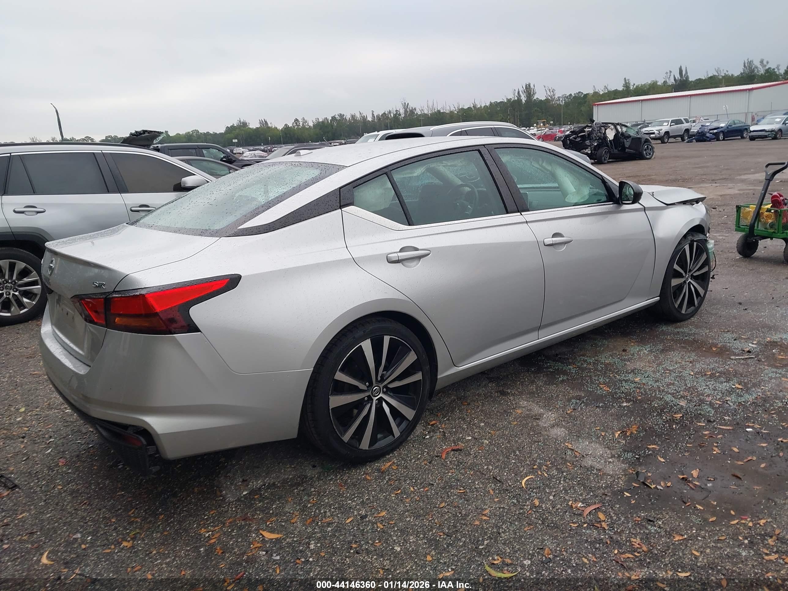 NISSAN ALTIMA image 4