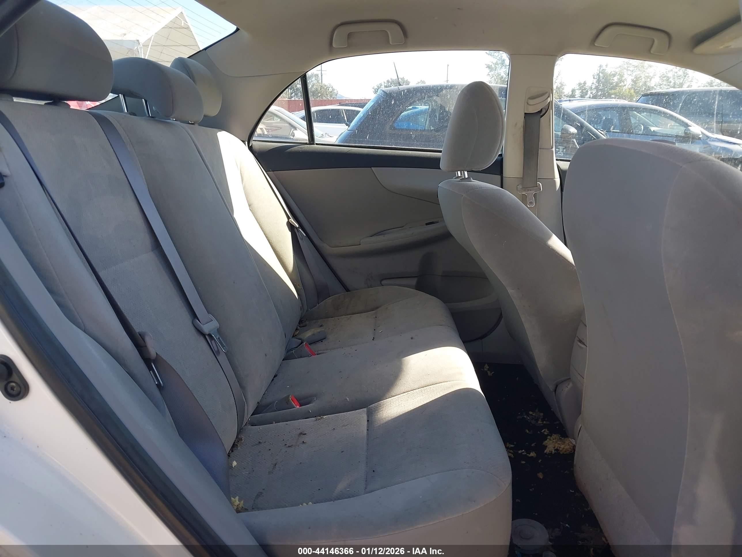 TOYOTA COROLLA image 8