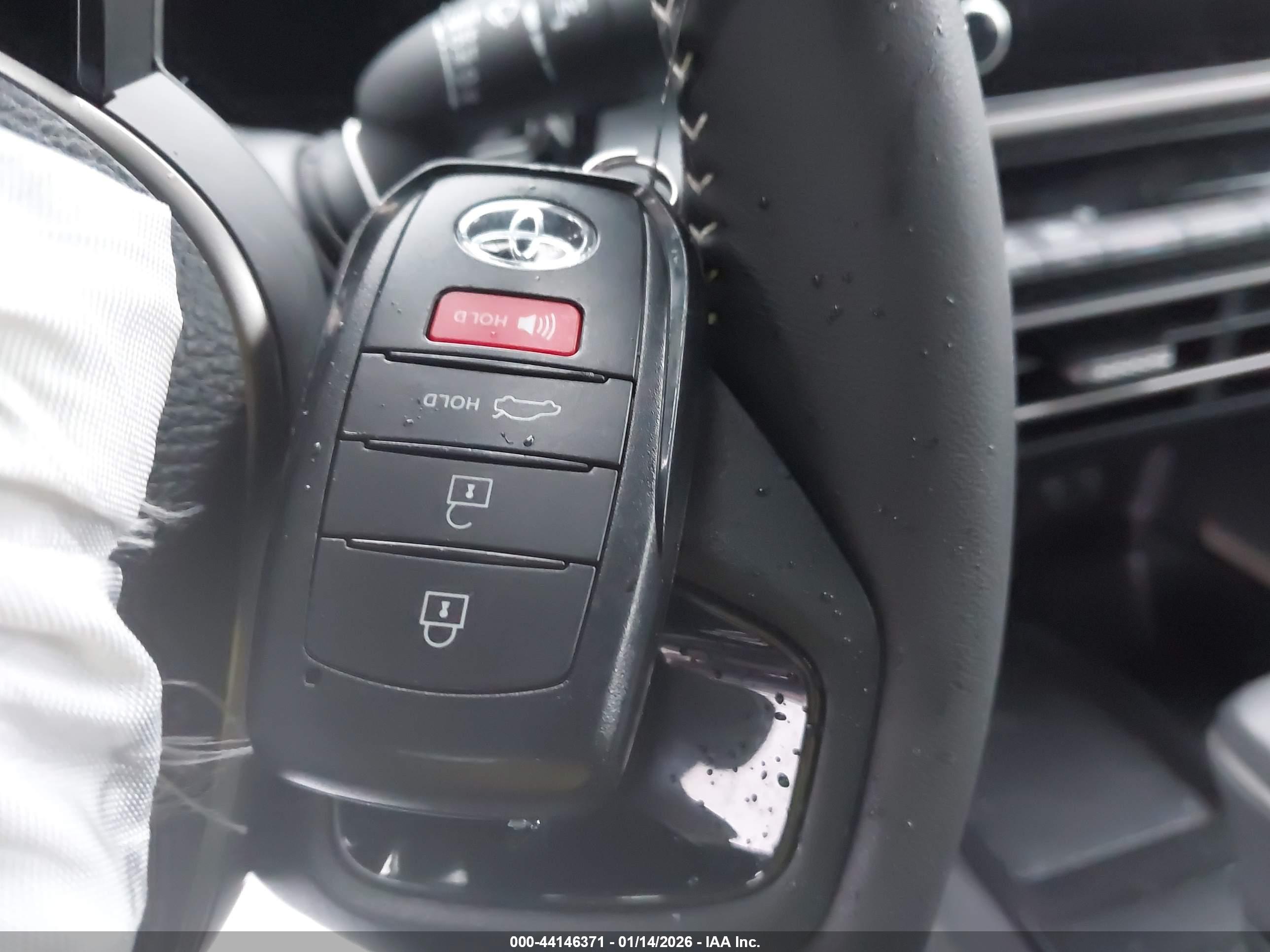 TOYOTA CAMRY image 11