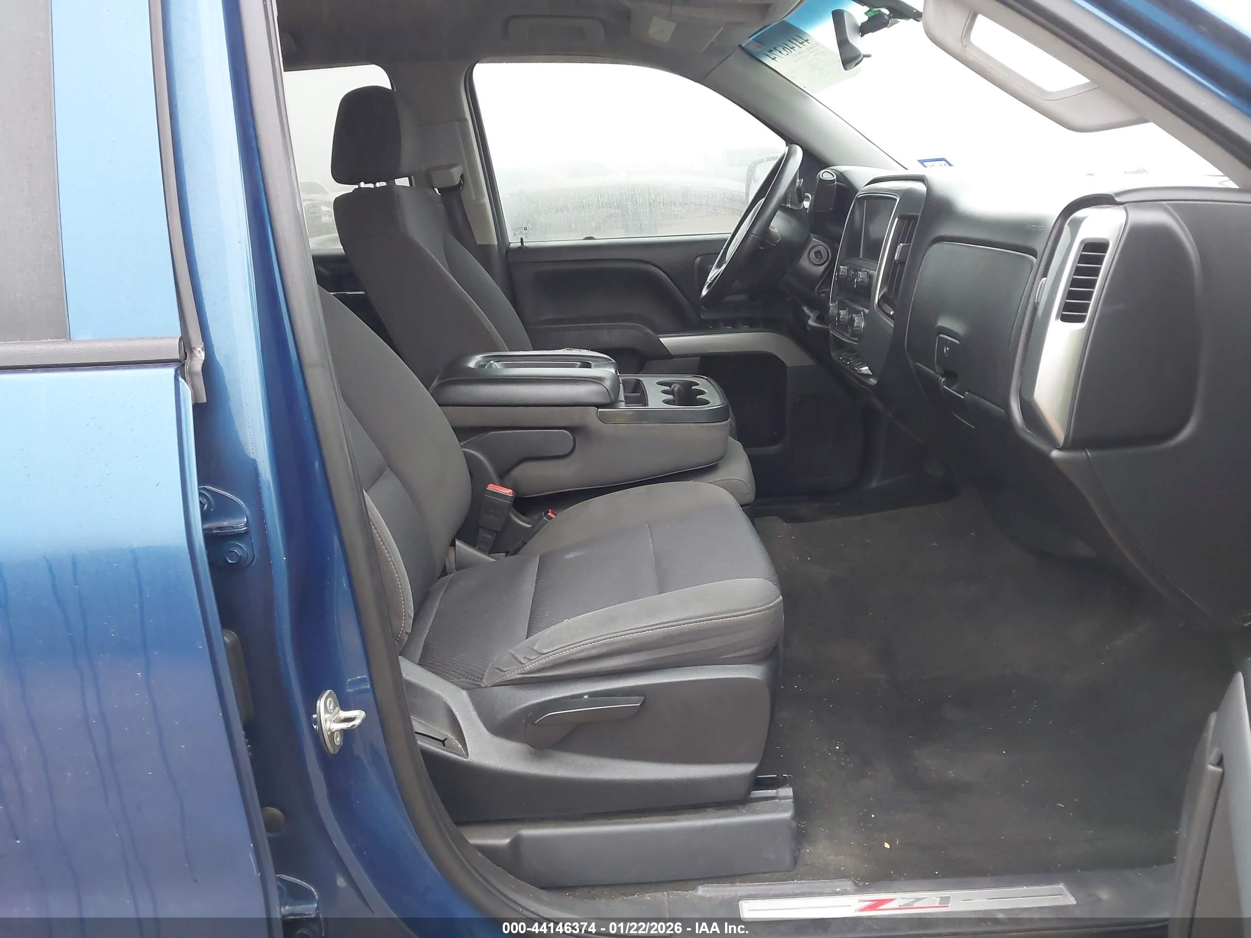 CHEVROLET SILVERADO image 5