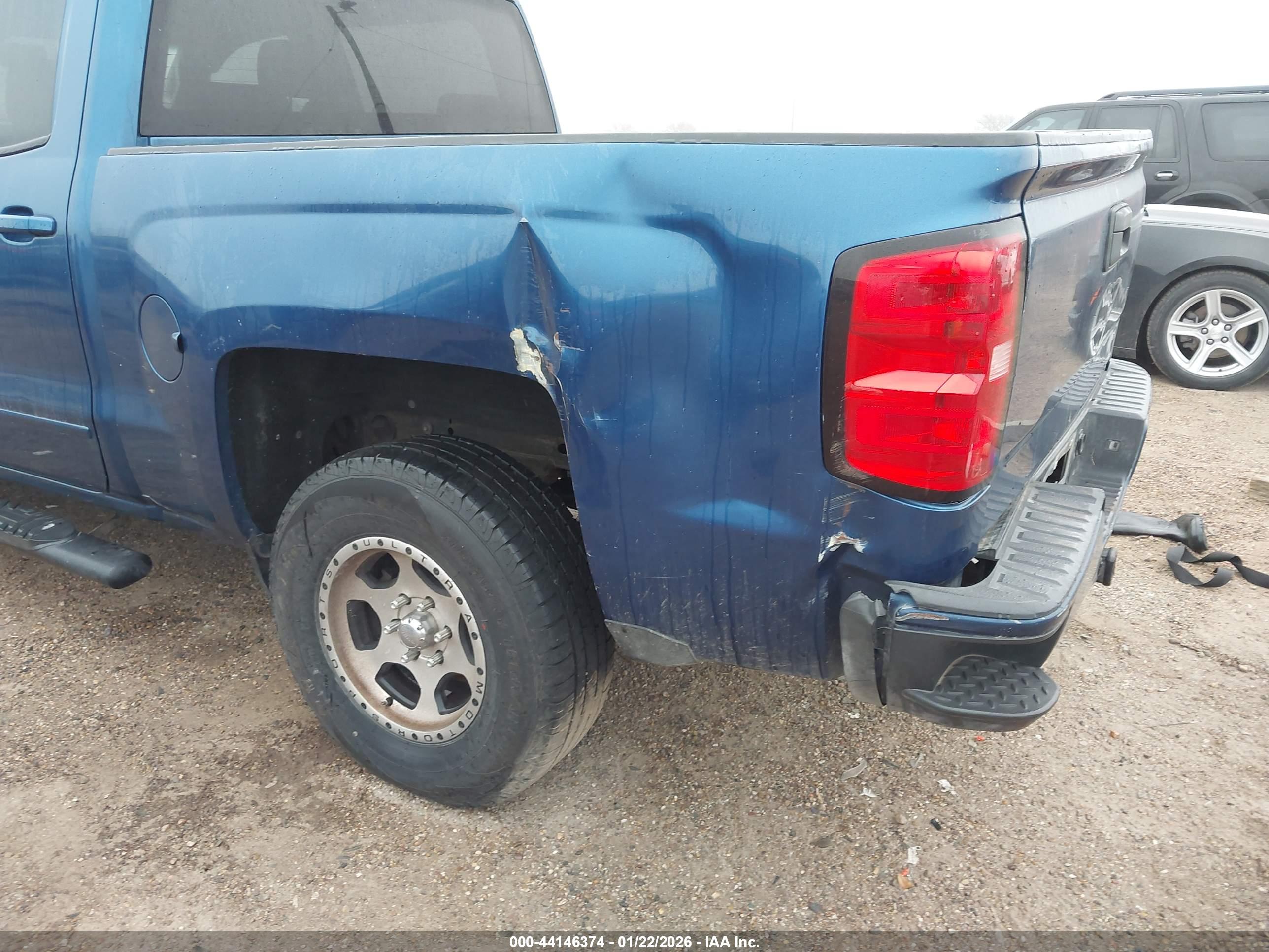CHEVROLET SILVERADO image 6