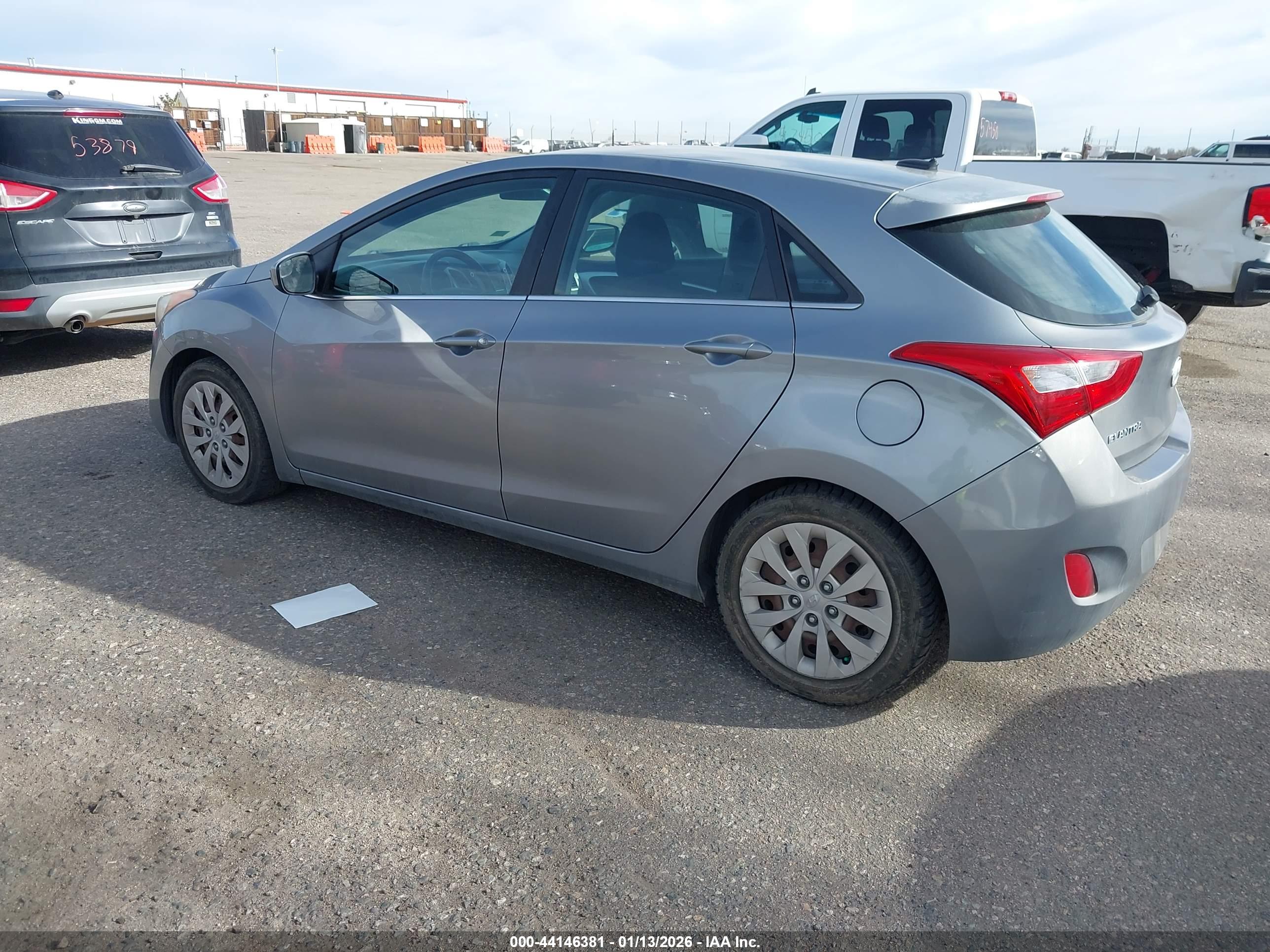 HYUNDAI ELANTRA image 3