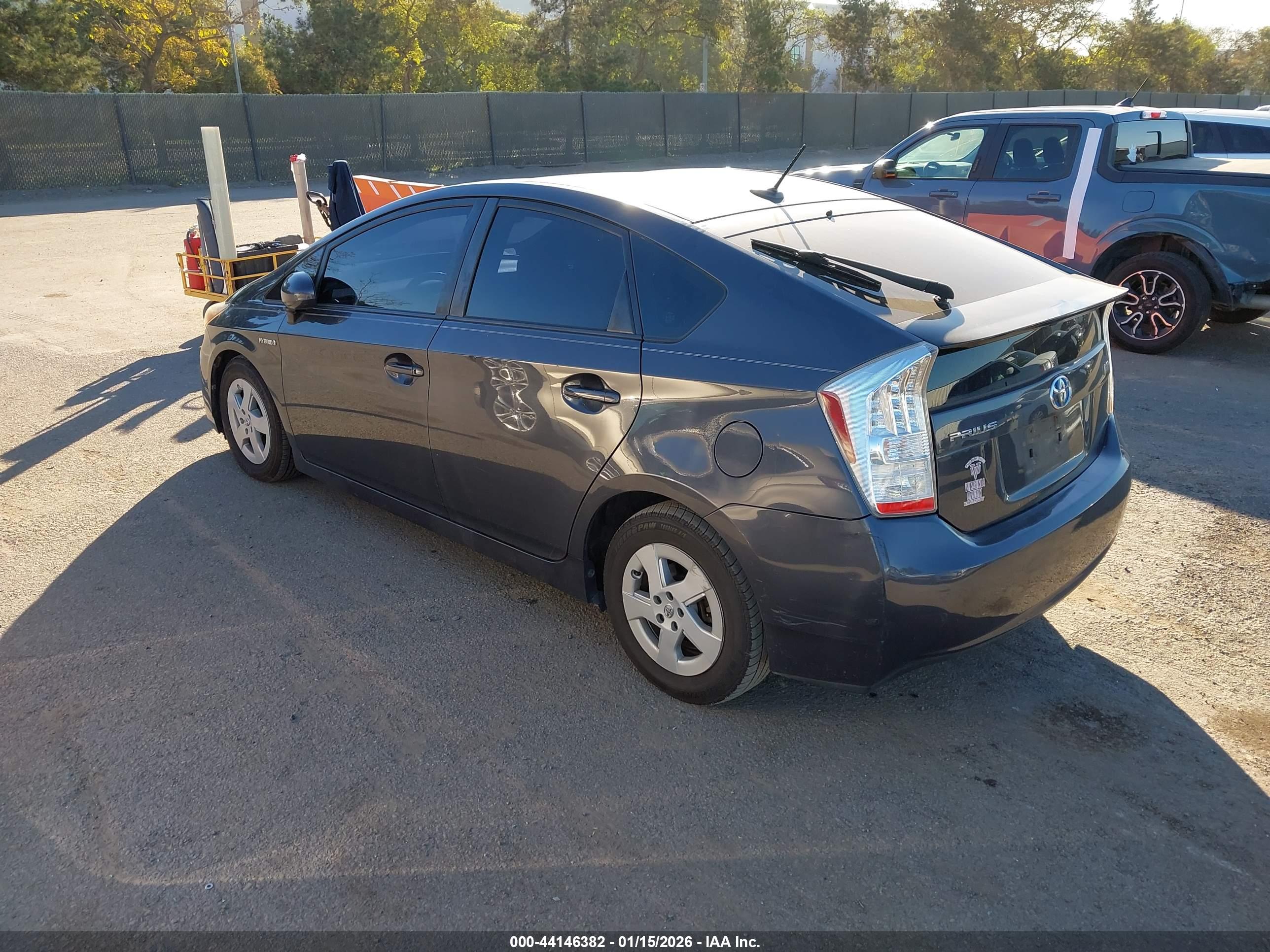 TOYOTA PRIUS image 3