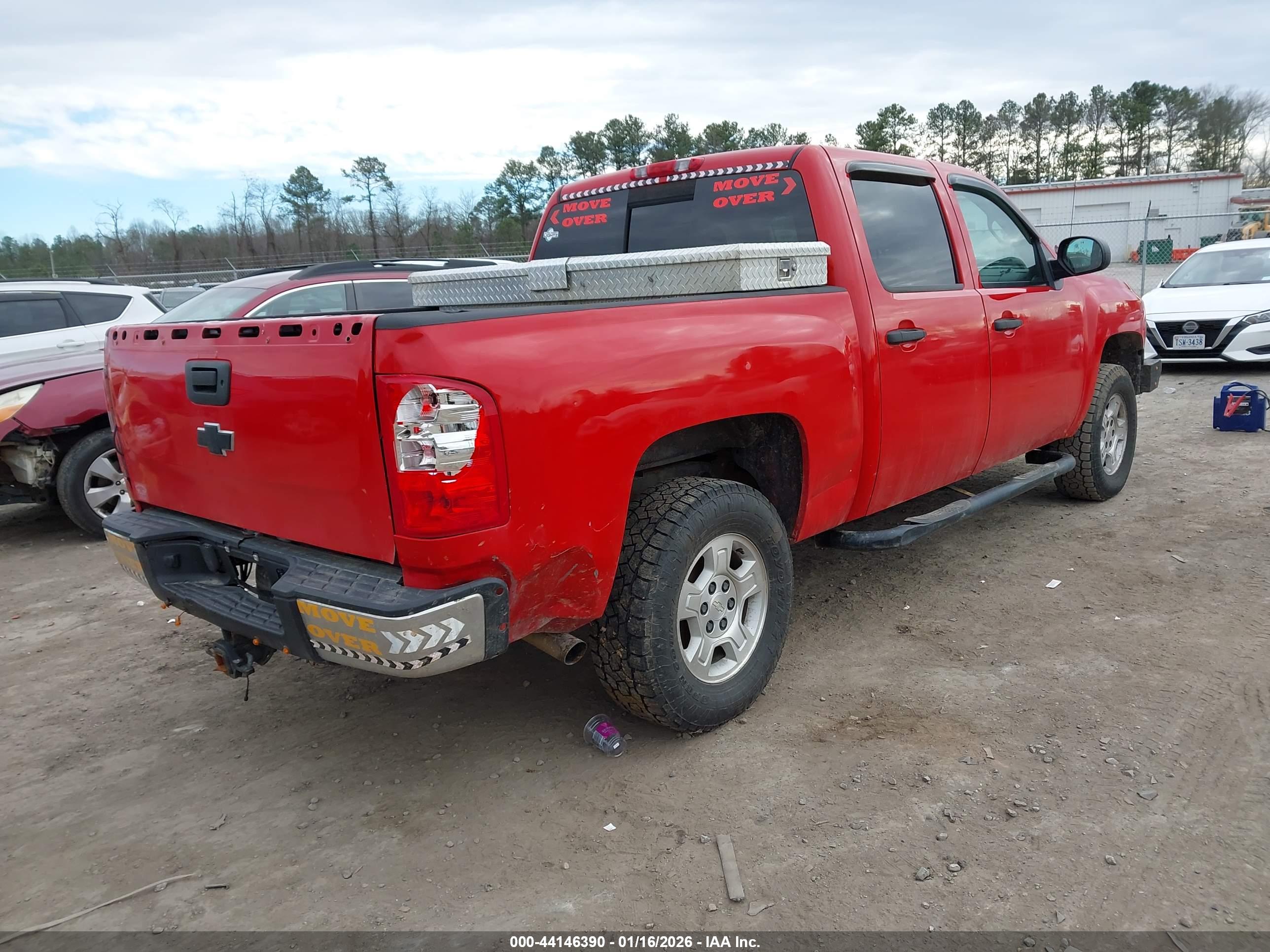 CHEVROLET SILVERADO image 4