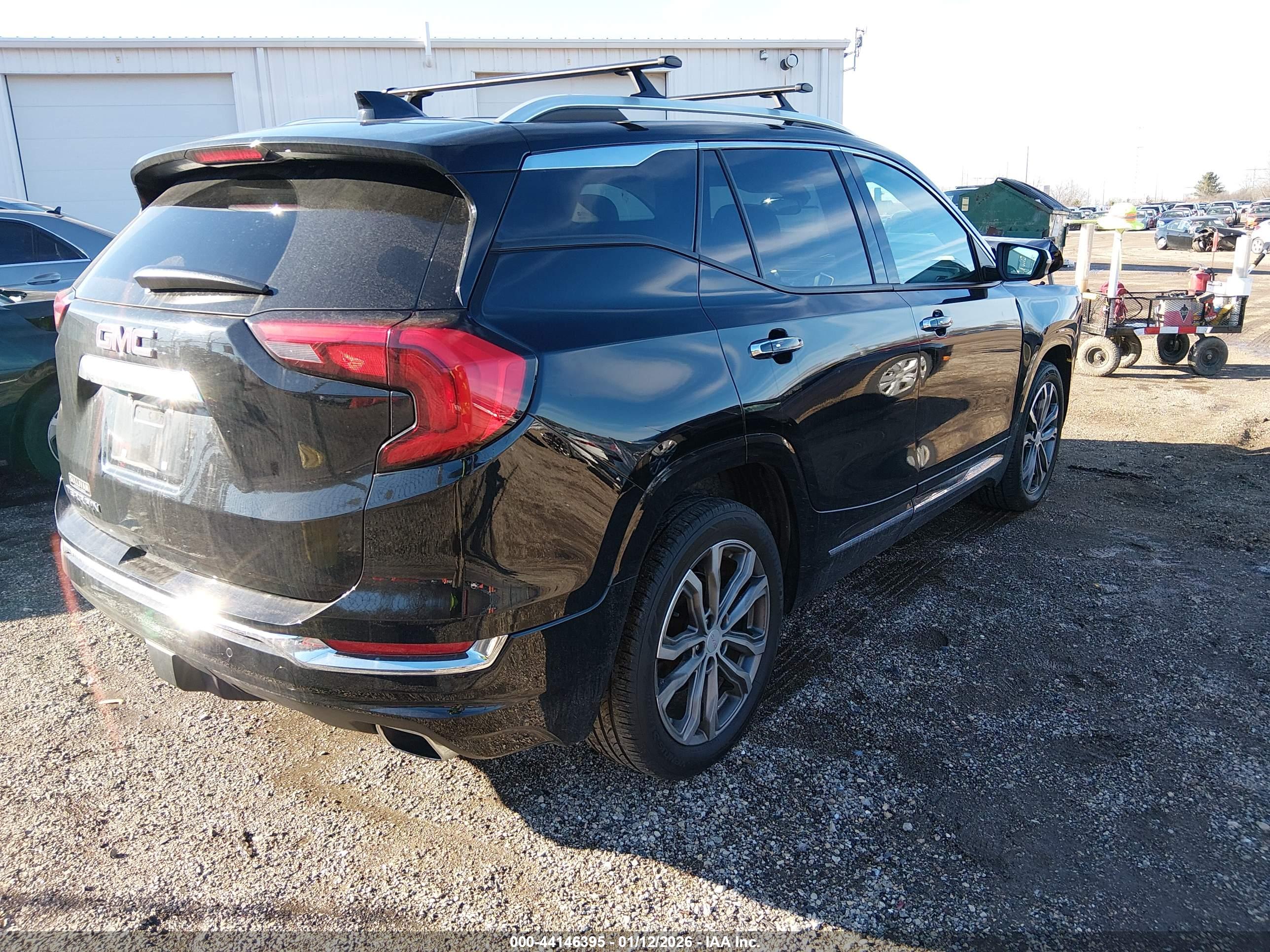 GMC TERRAIN image 4