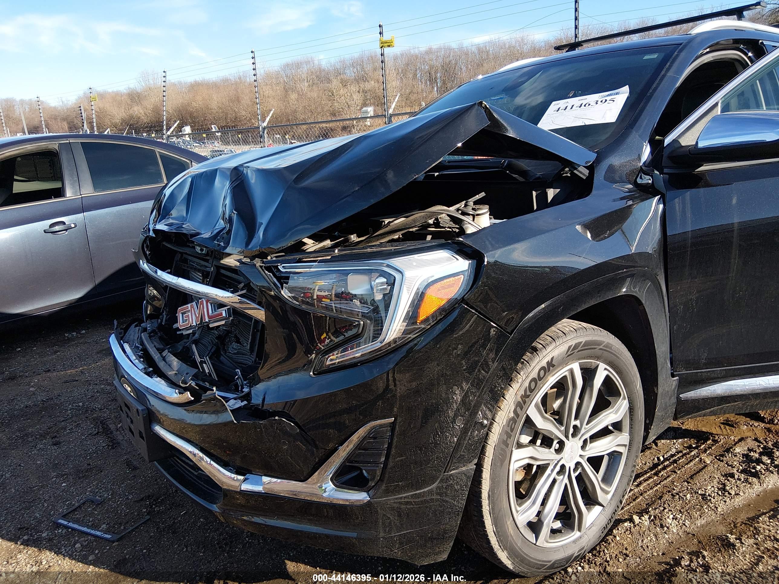 GMC TERRAIN image 6