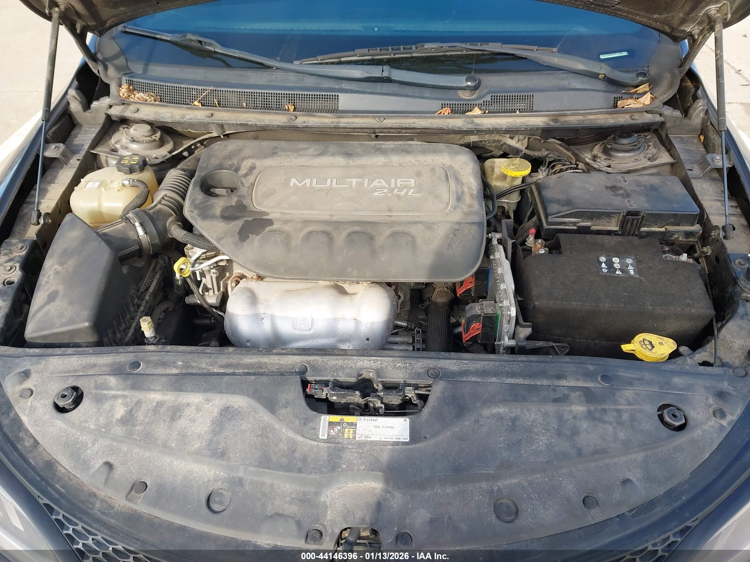 CHRYSLER 200 image 10