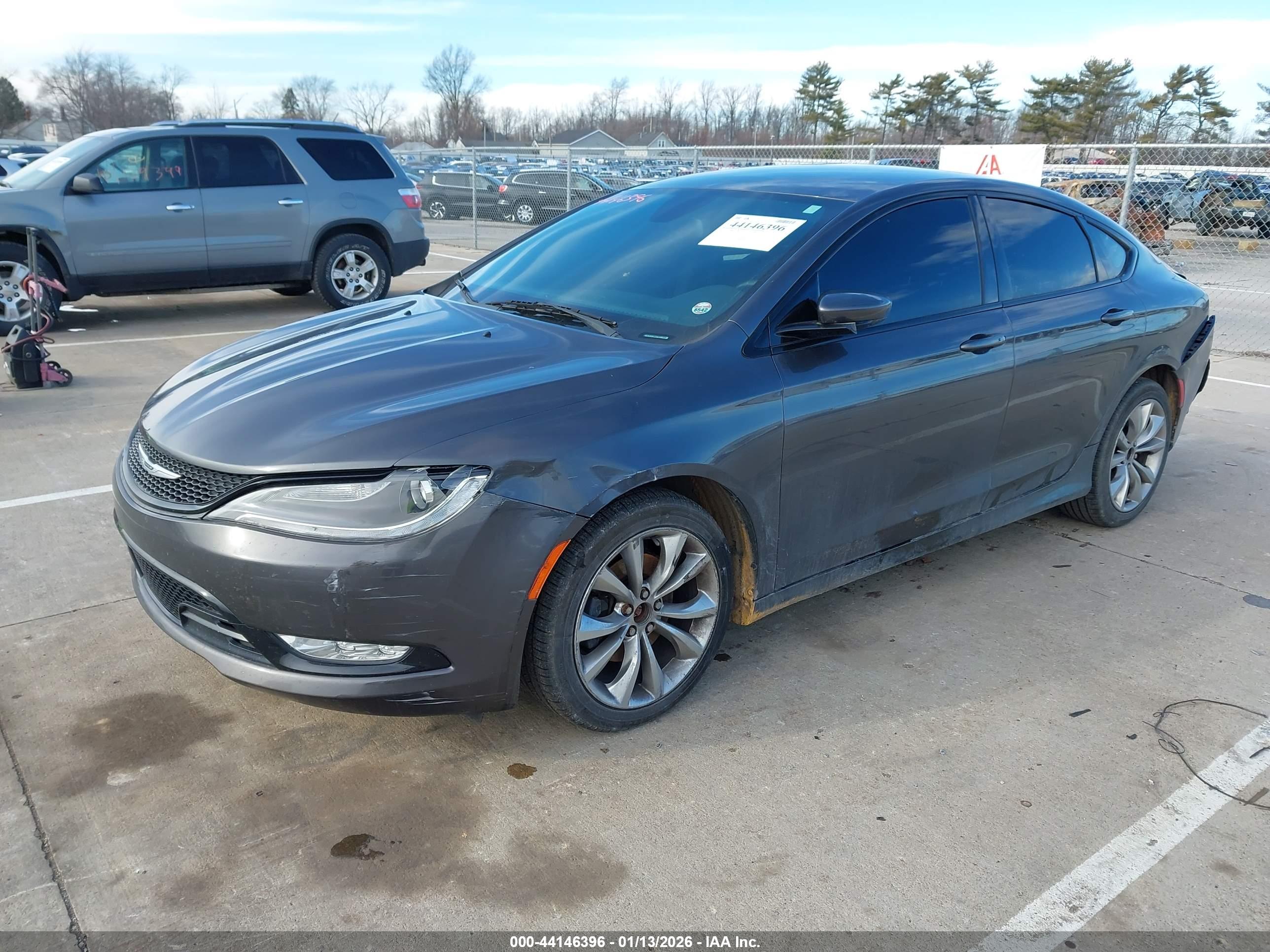 CHRYSLER 200 image 2