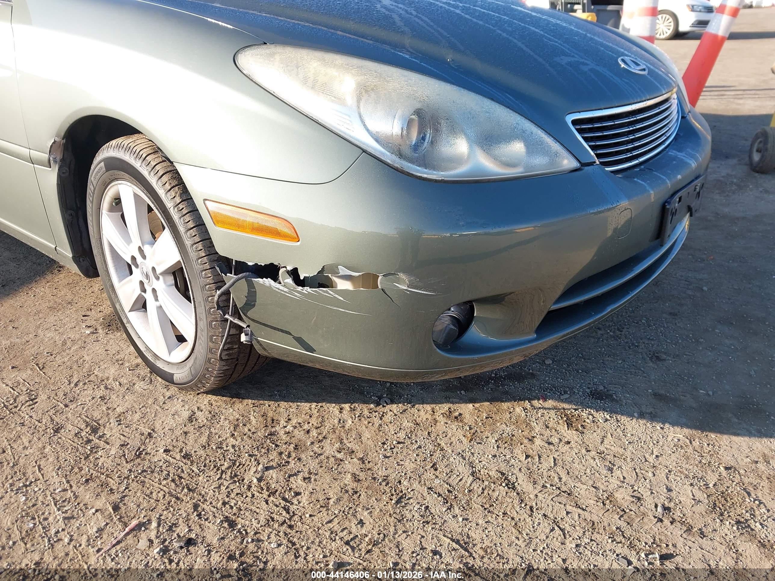LEXUS ES image 6