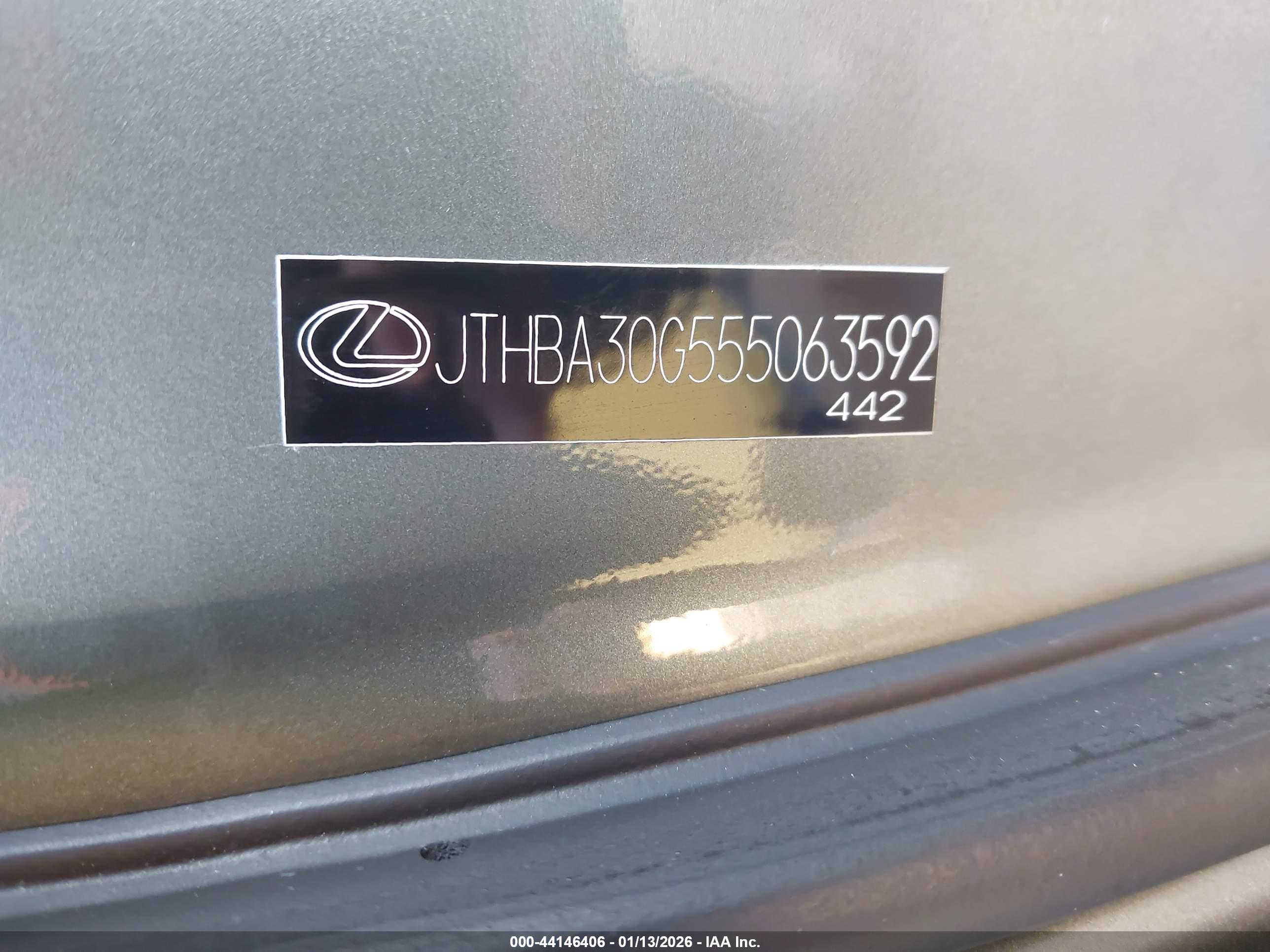 LEXUS ES image 9