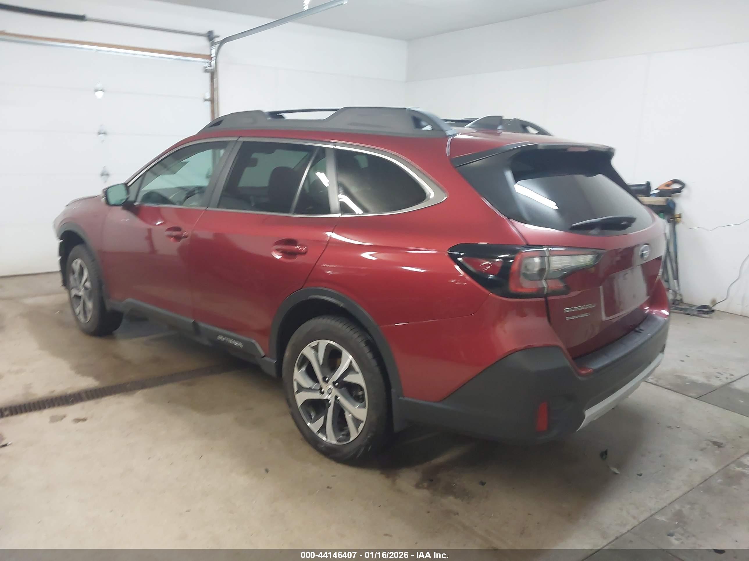 SUBARU OUTBACK image 3