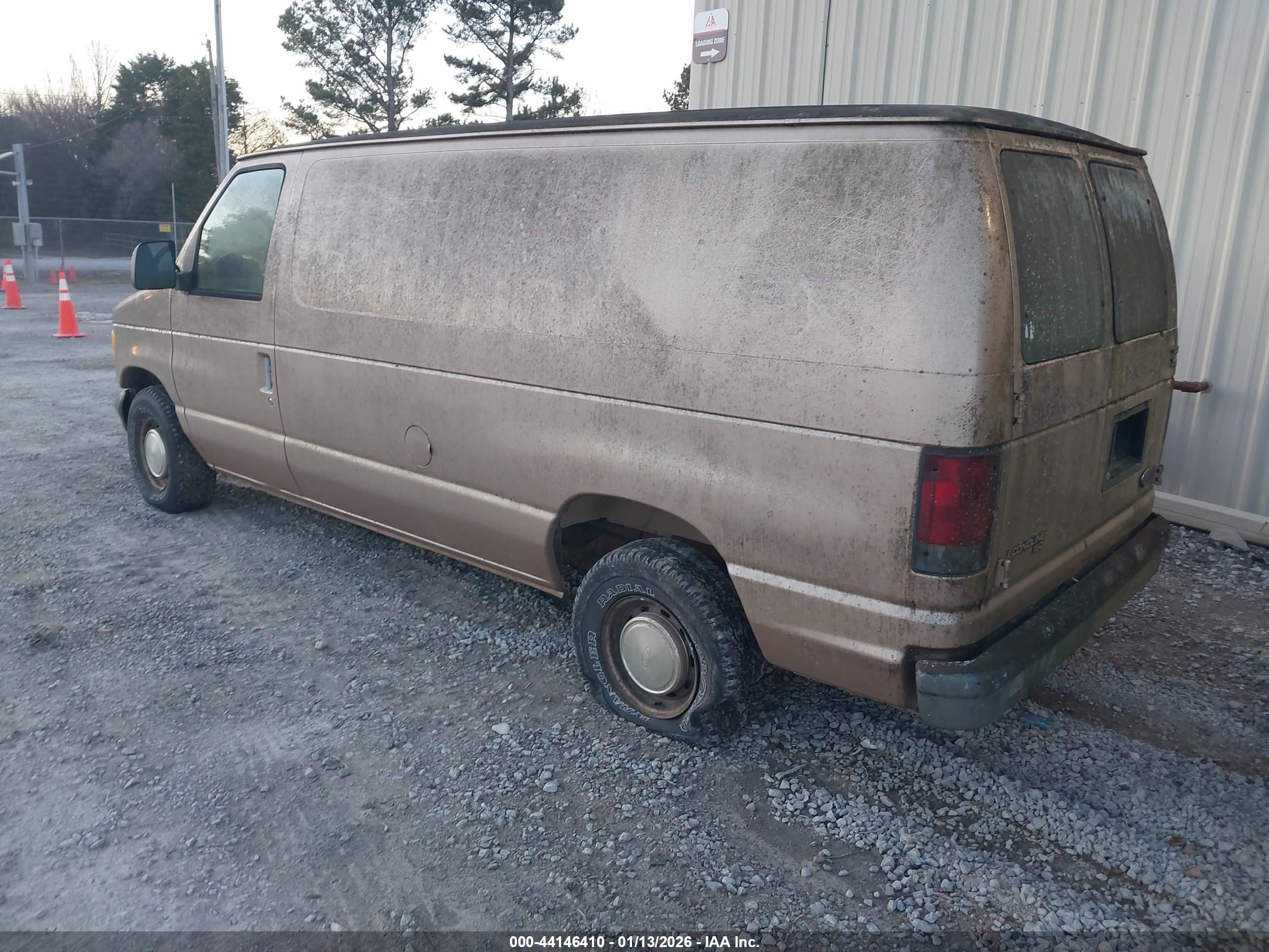 FORD ECONOLINE image 3