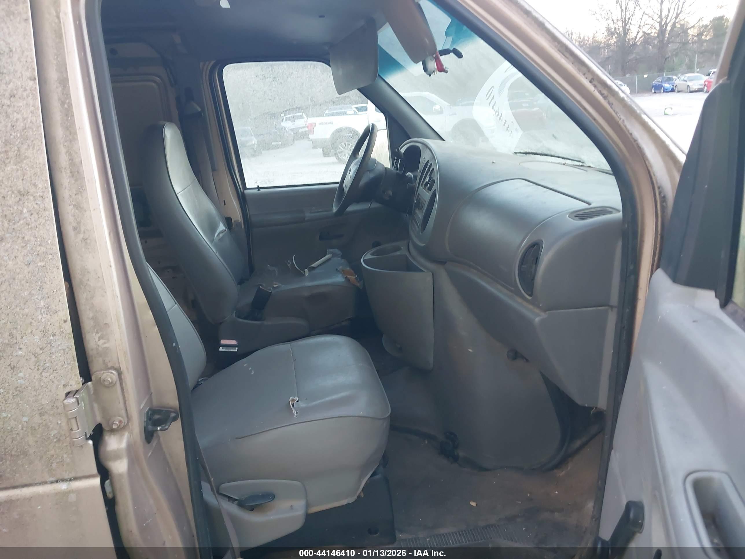 FORD ECONOLINE image 5