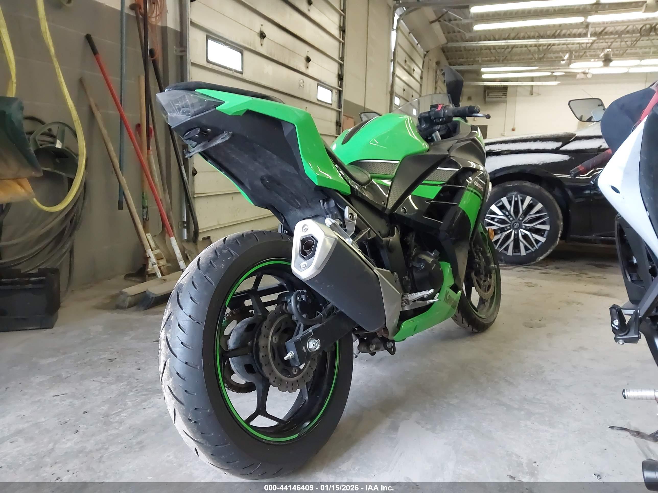 KAWASAKI EX300 image 4