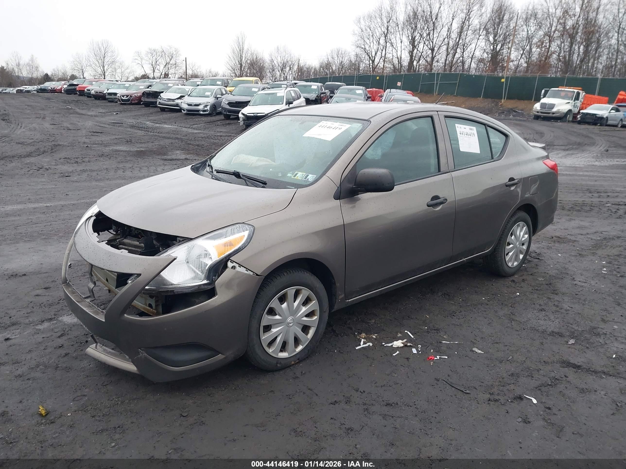 NISSAN VERSA image 2
