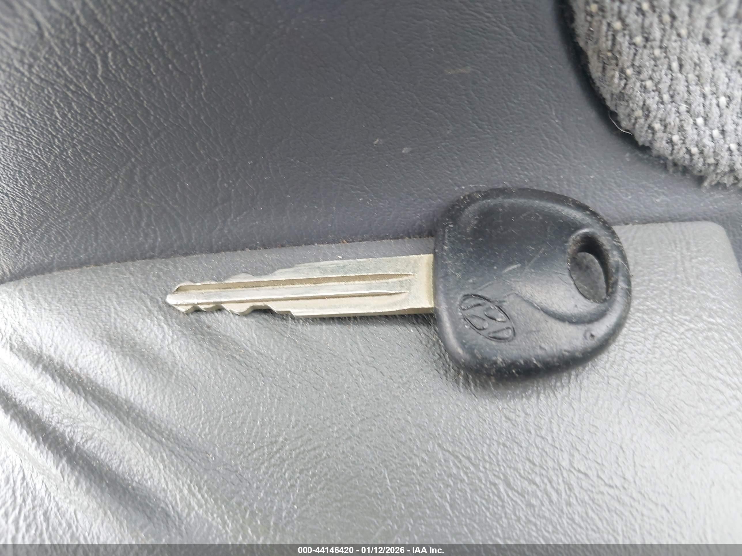 HYUNDAI TUCSON image 11