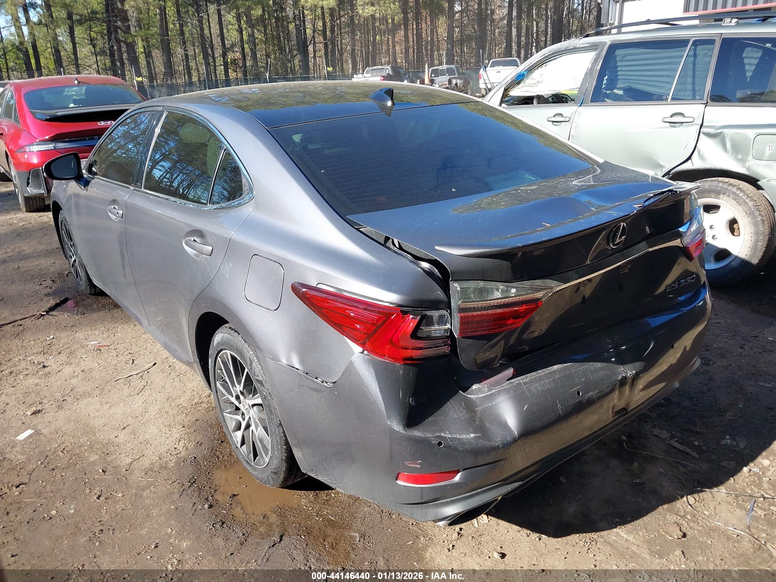 LEXUS ES image 3