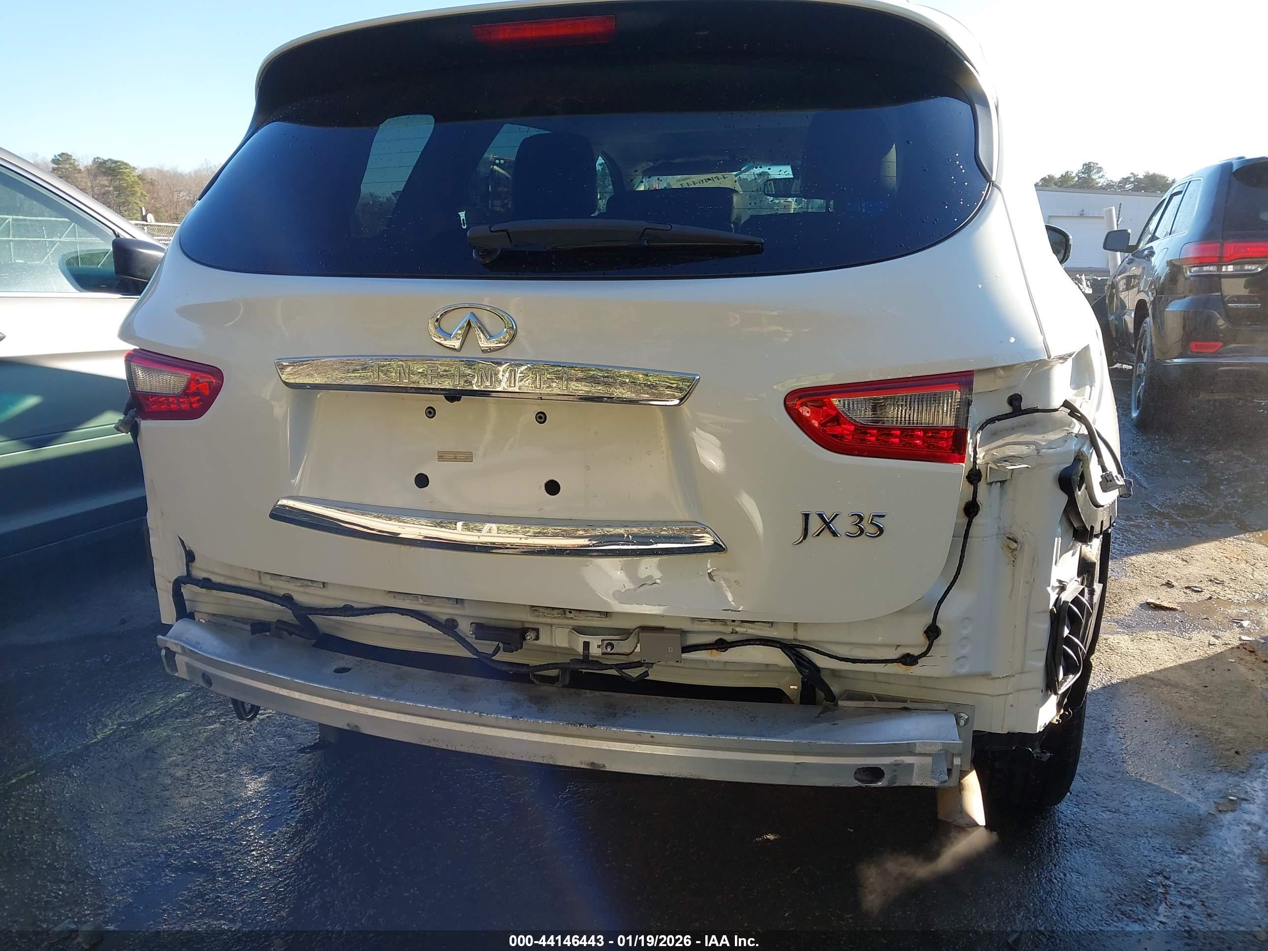 INFINITI JX35 image 6