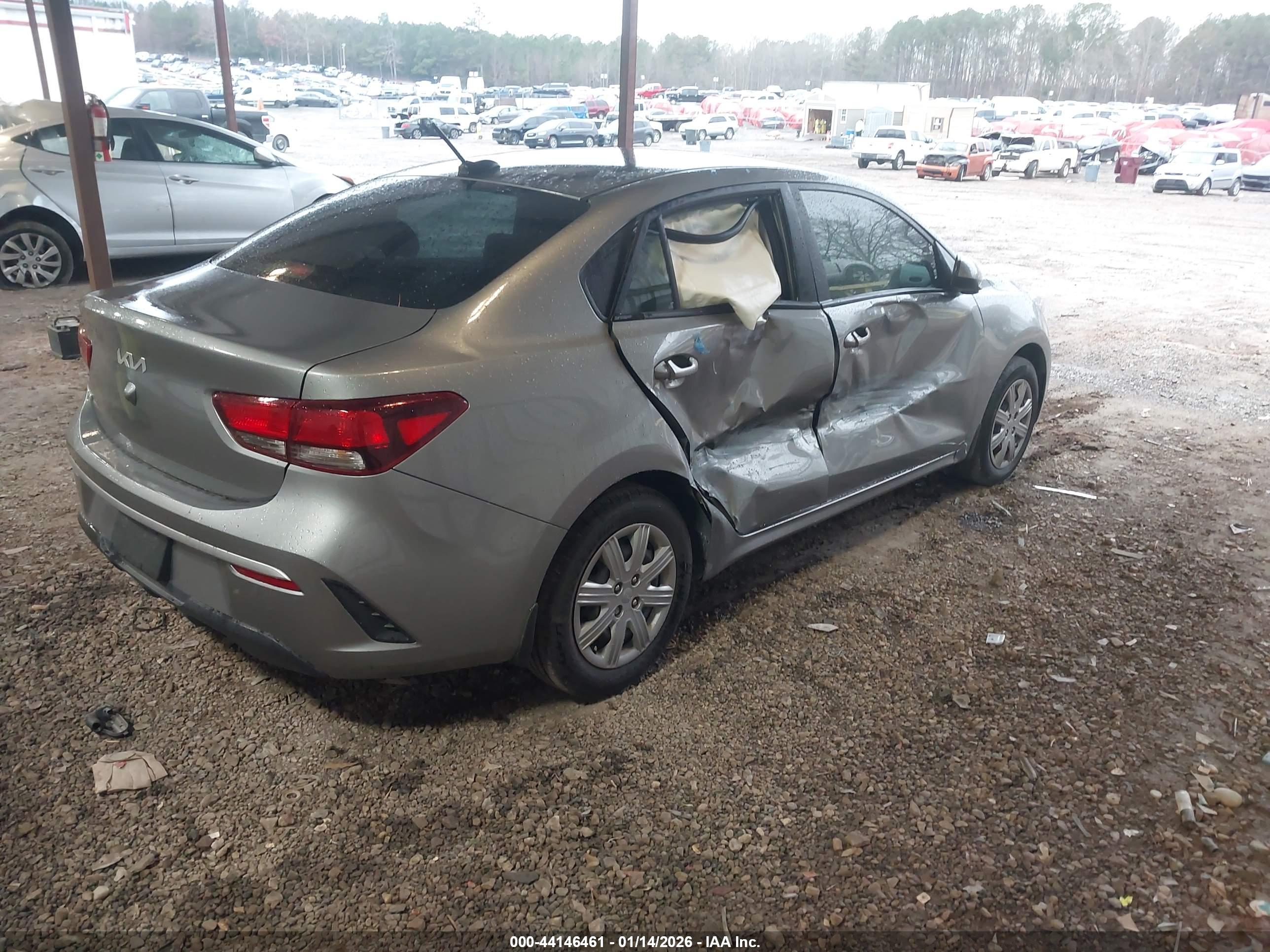 KIA RIO image 4