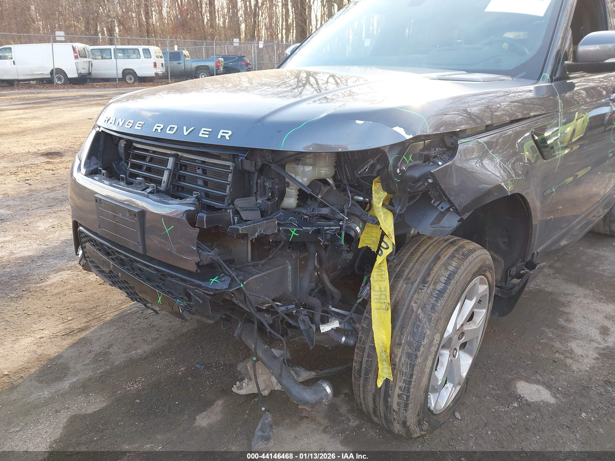 LAND ROVER image 6