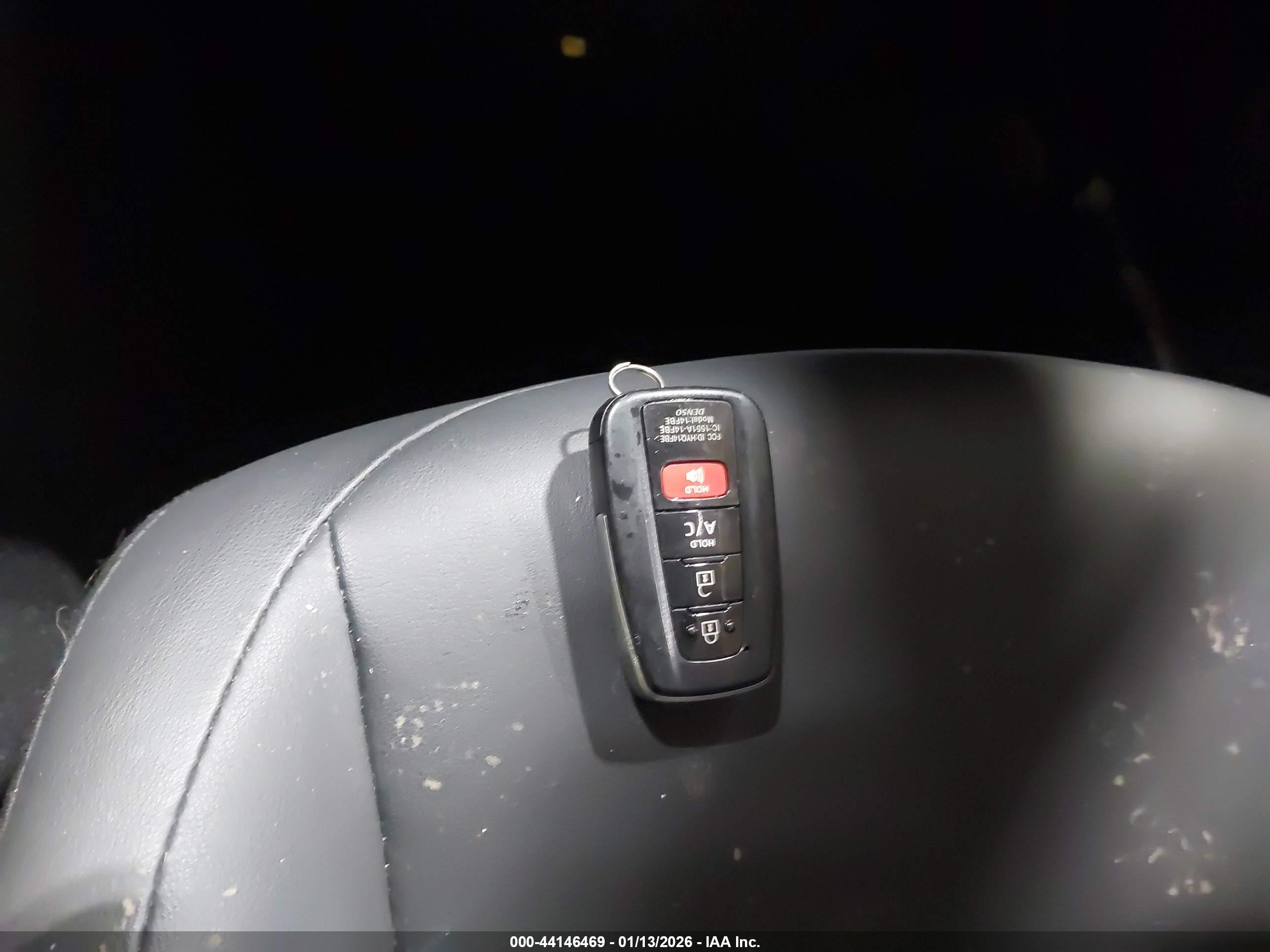 TOYOTA PRIUS image 11