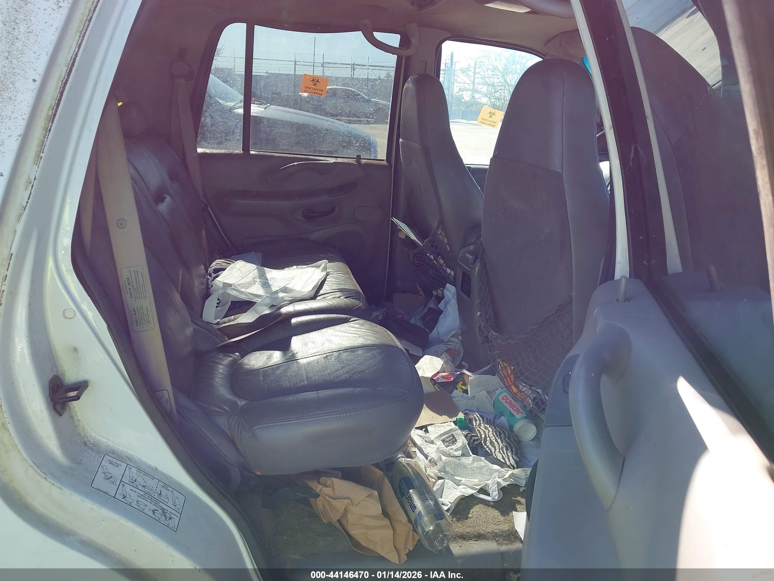 FORD EXPEDITION image 8