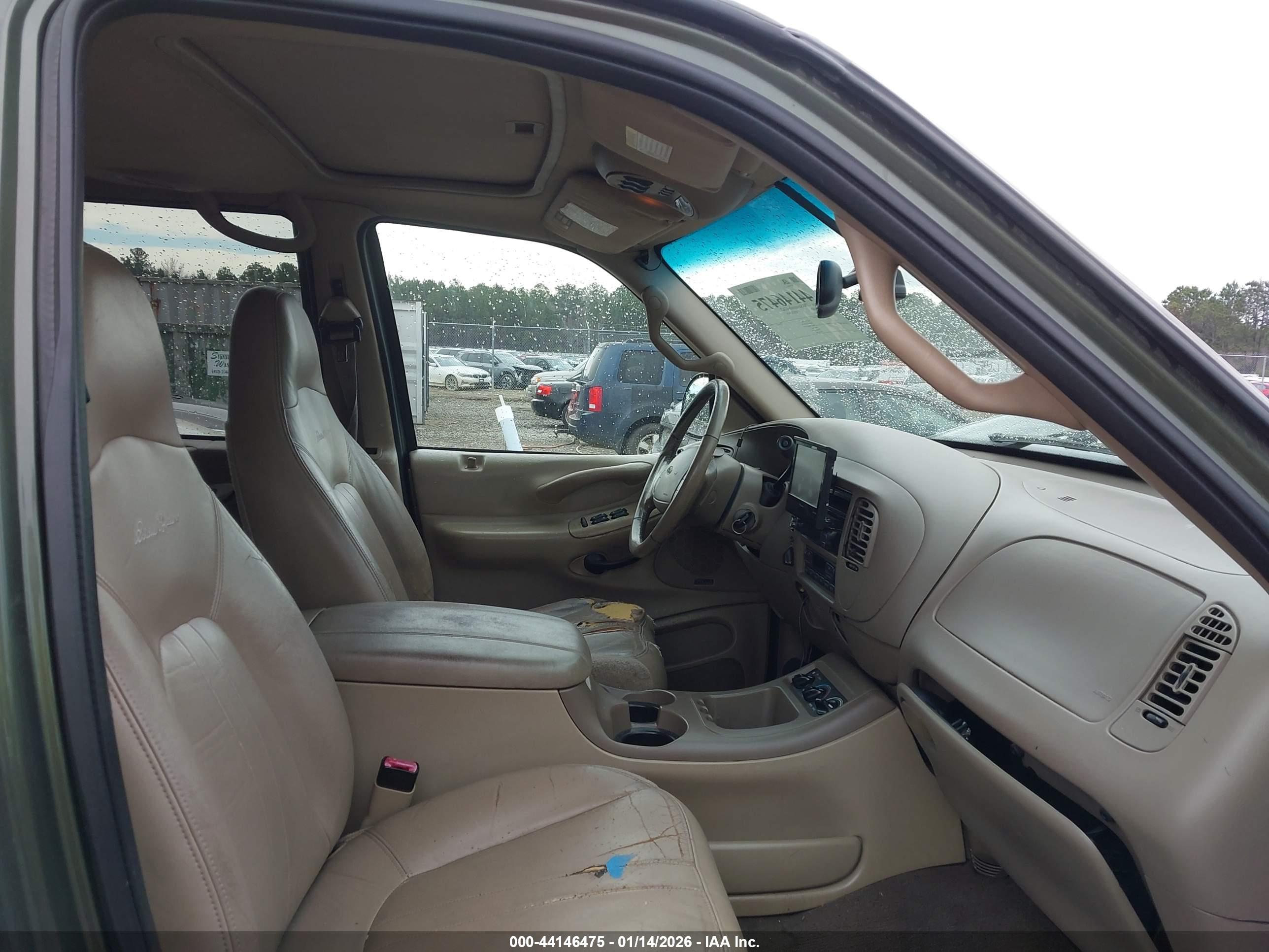 FORD EXPEDITION image 5