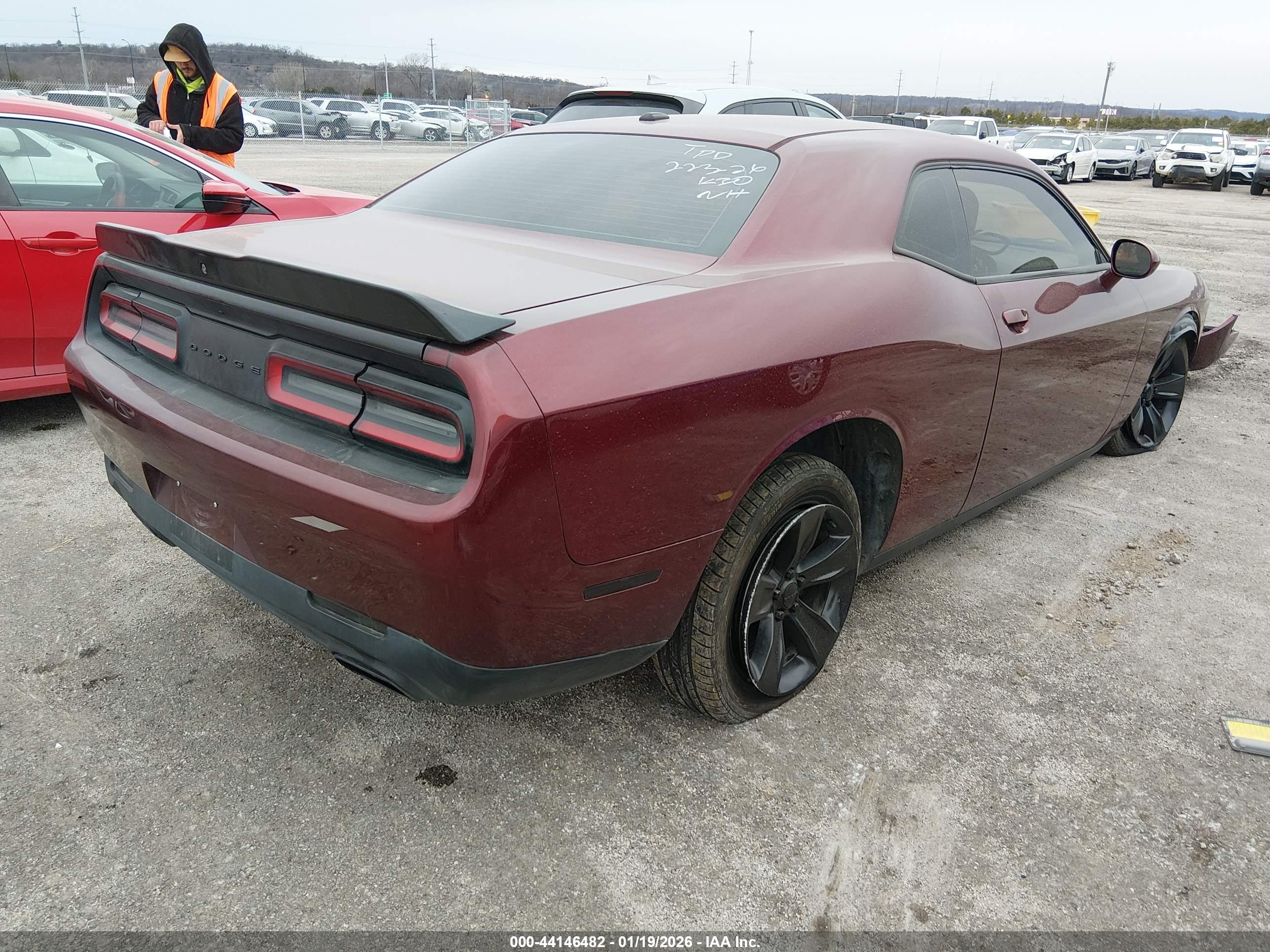 DODGE CHALLENGER image 4