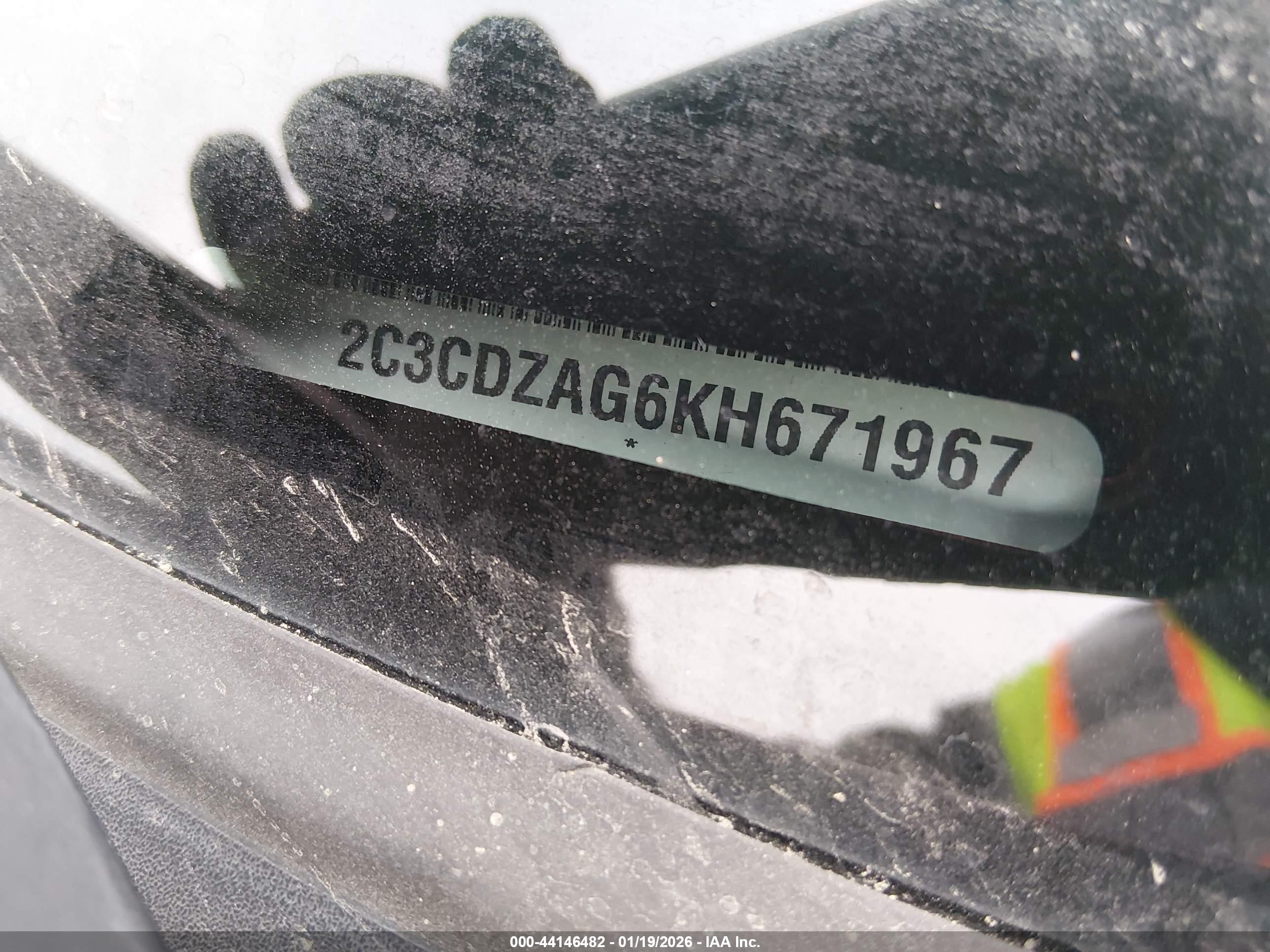 DODGE CHALLENGER image 9