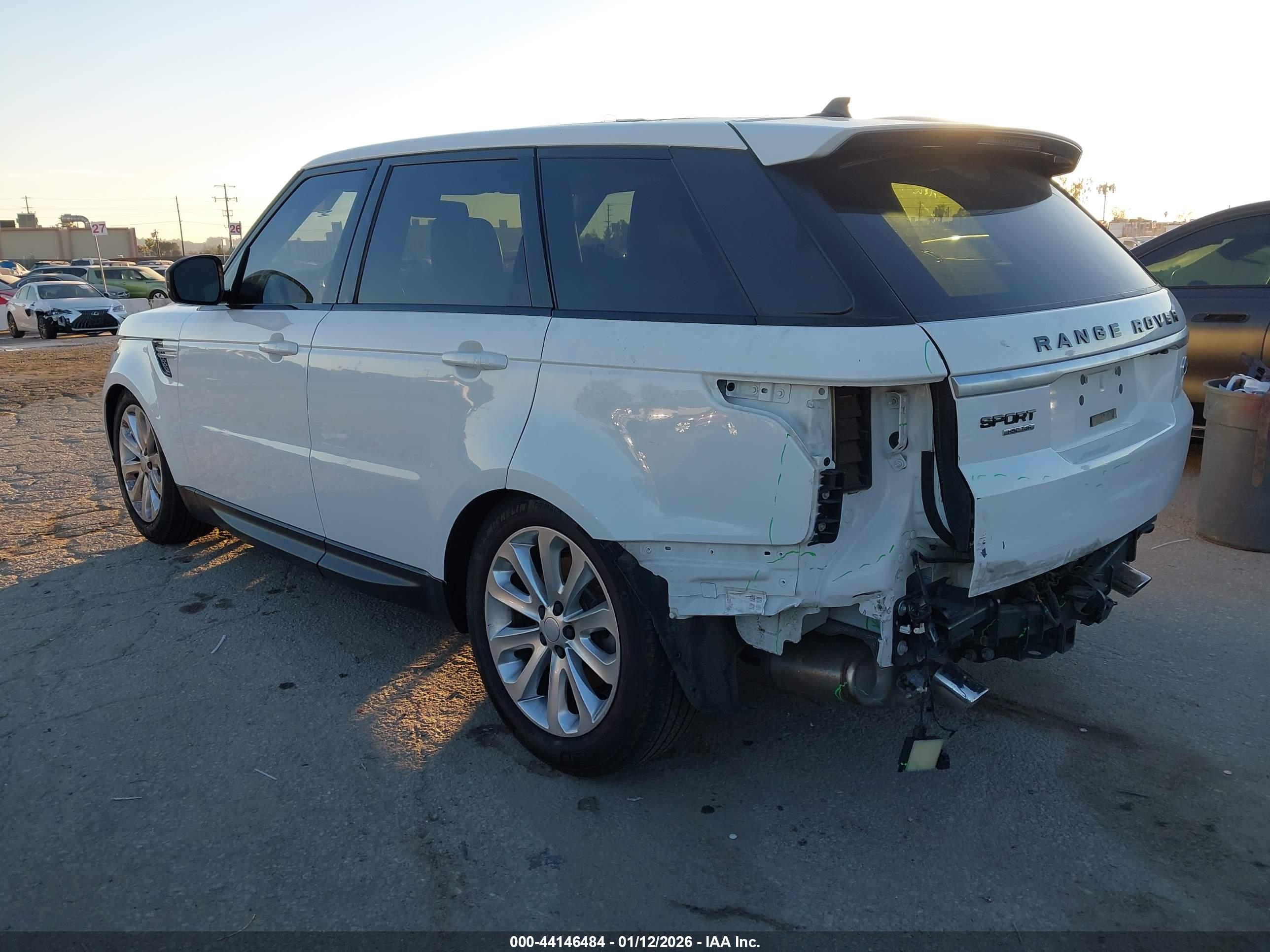 LAND ROVER image 3