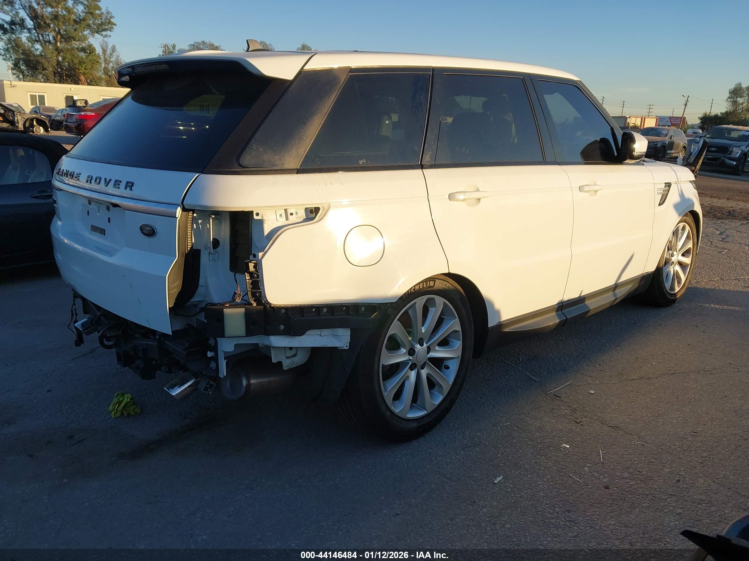 LAND ROVER image 4