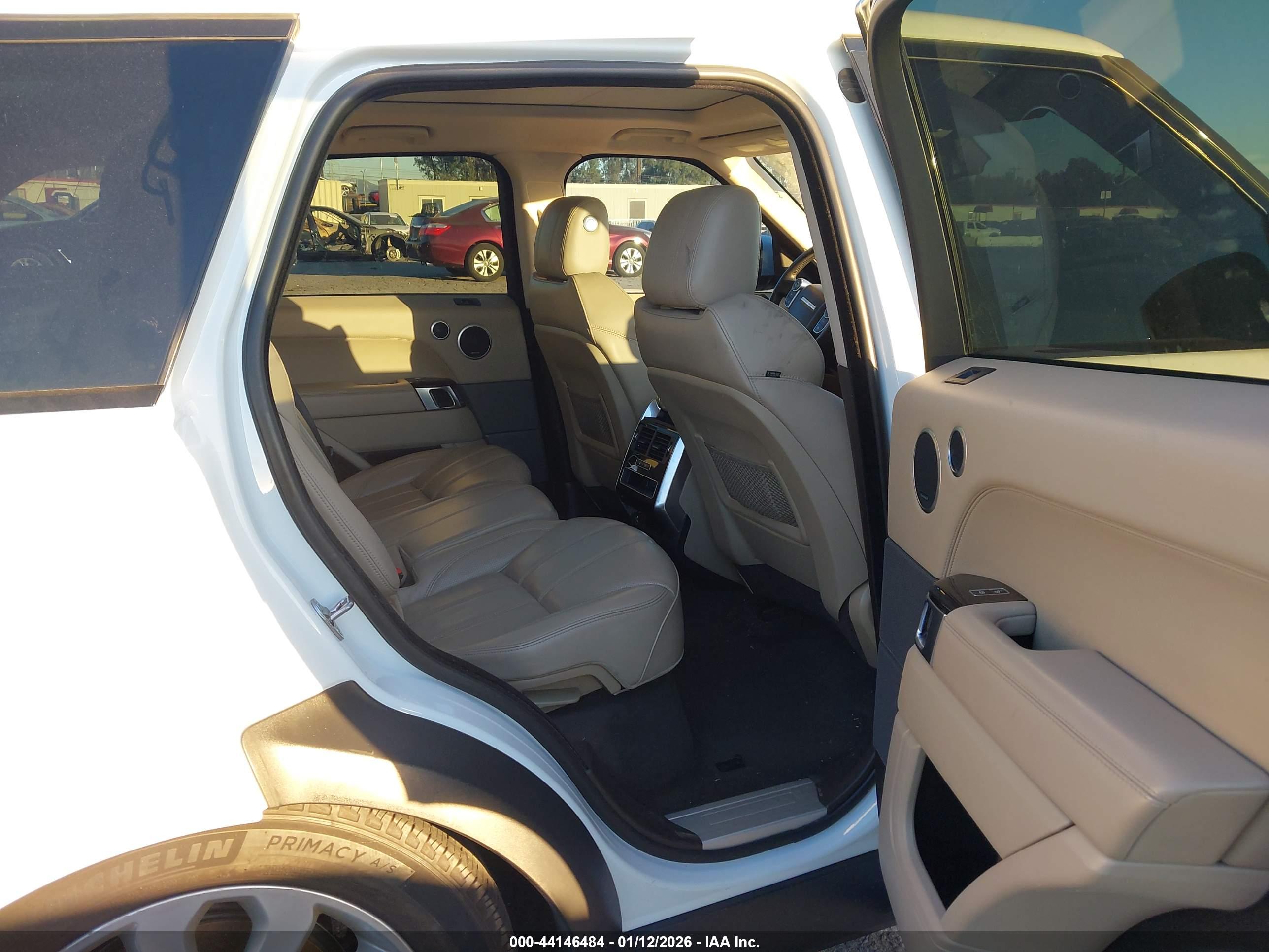 LAND ROVER image 8