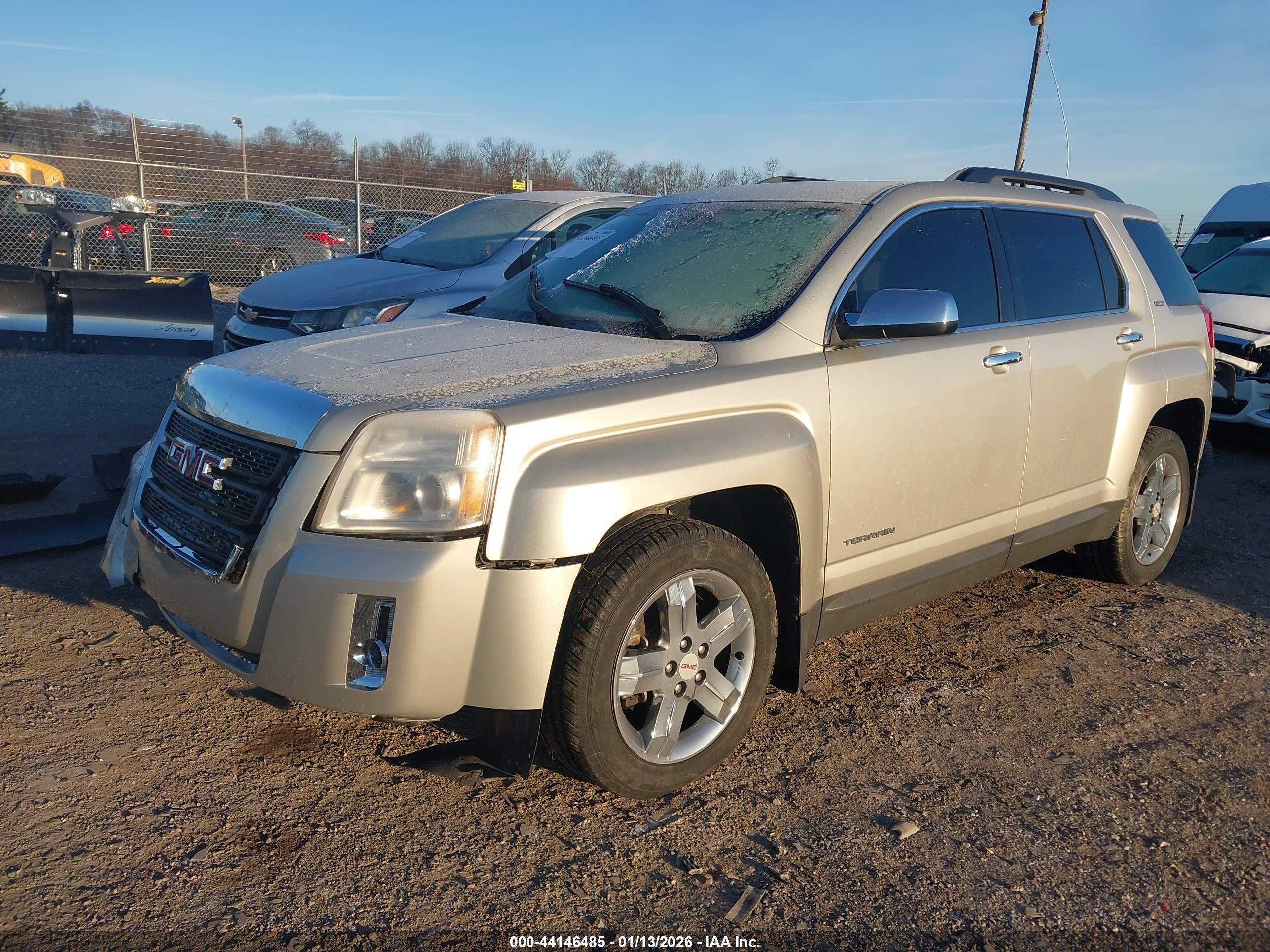 GMC TERRAIN image 2