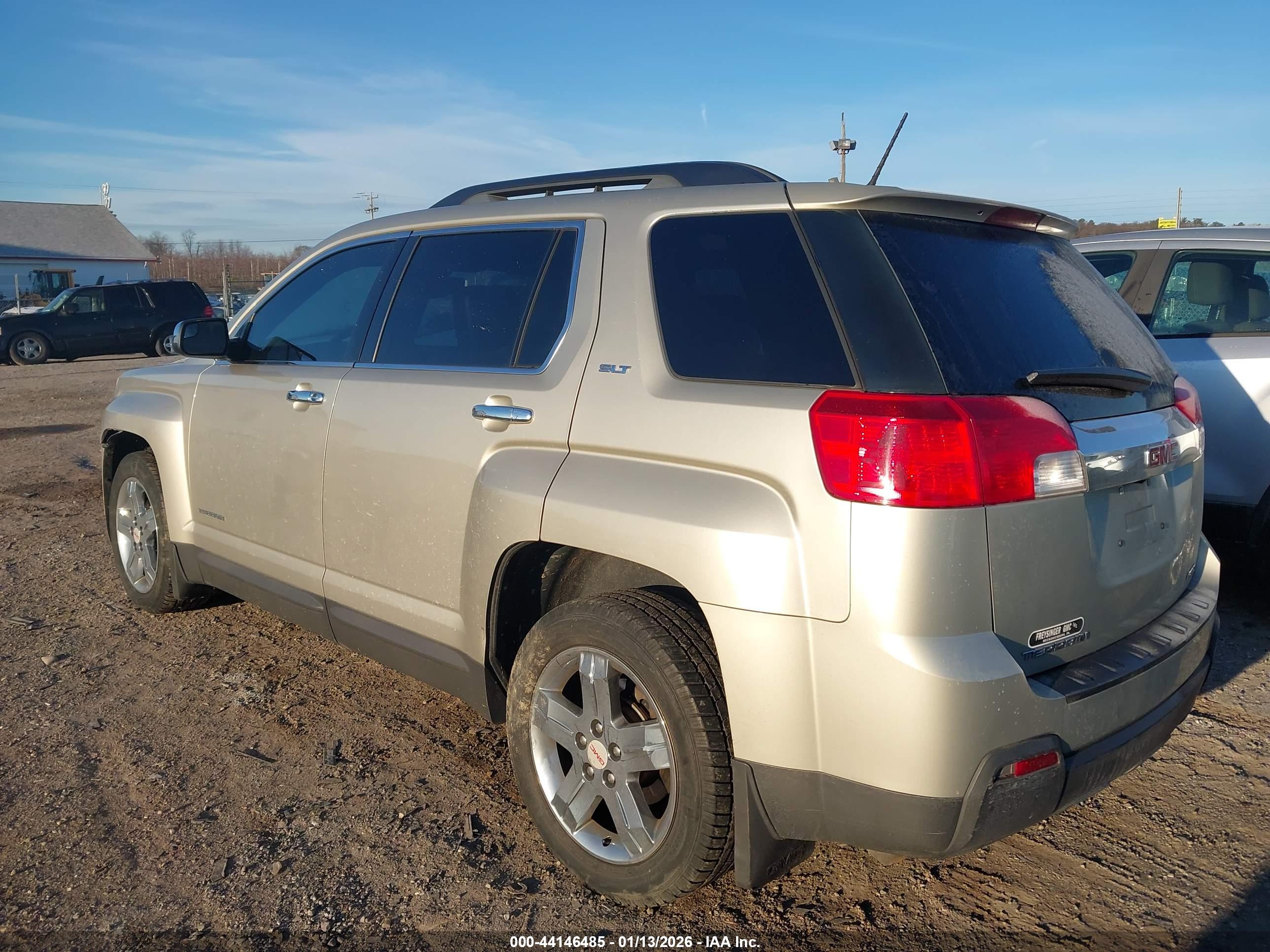 GMC TERRAIN image 3