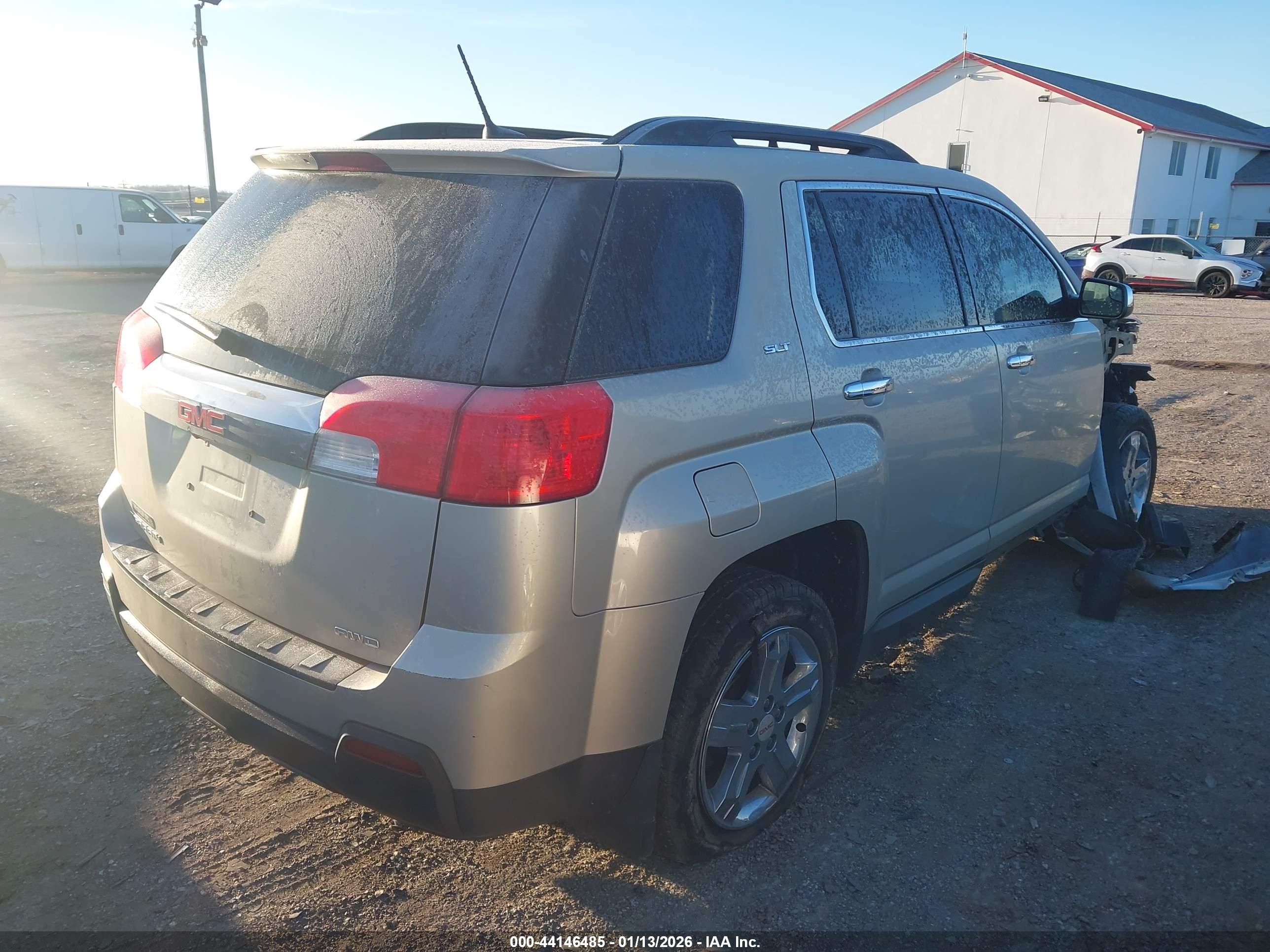 GMC TERRAIN image 4