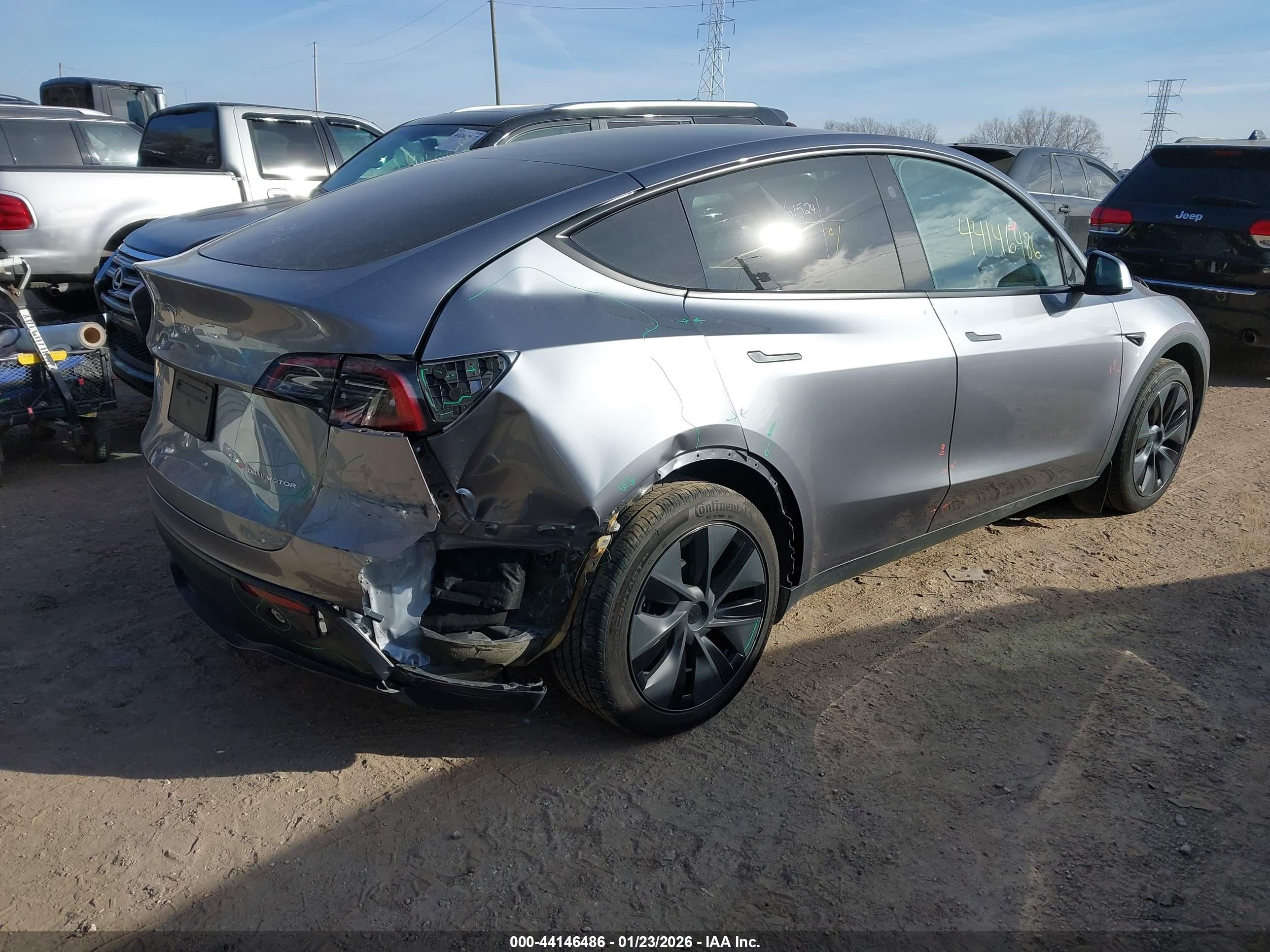 TESLA MODEL image 4