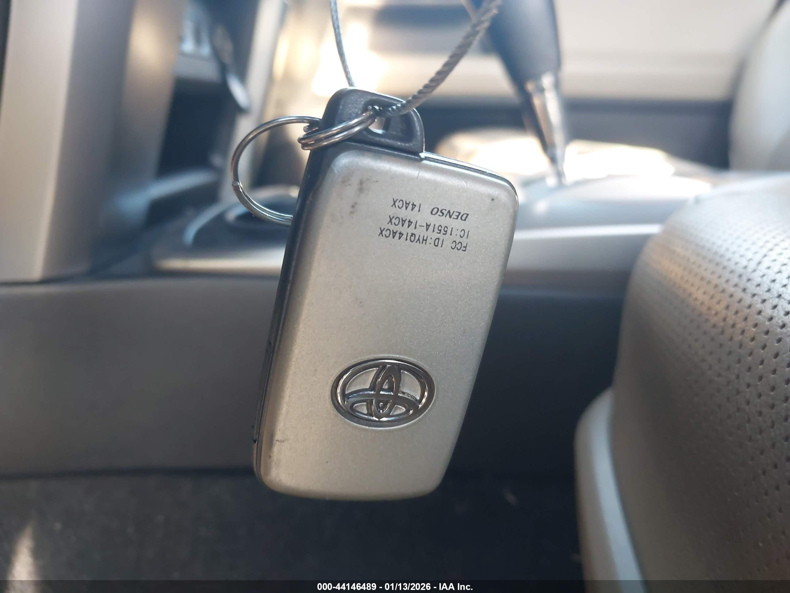 TOYOTA 4RUNNER image 11
