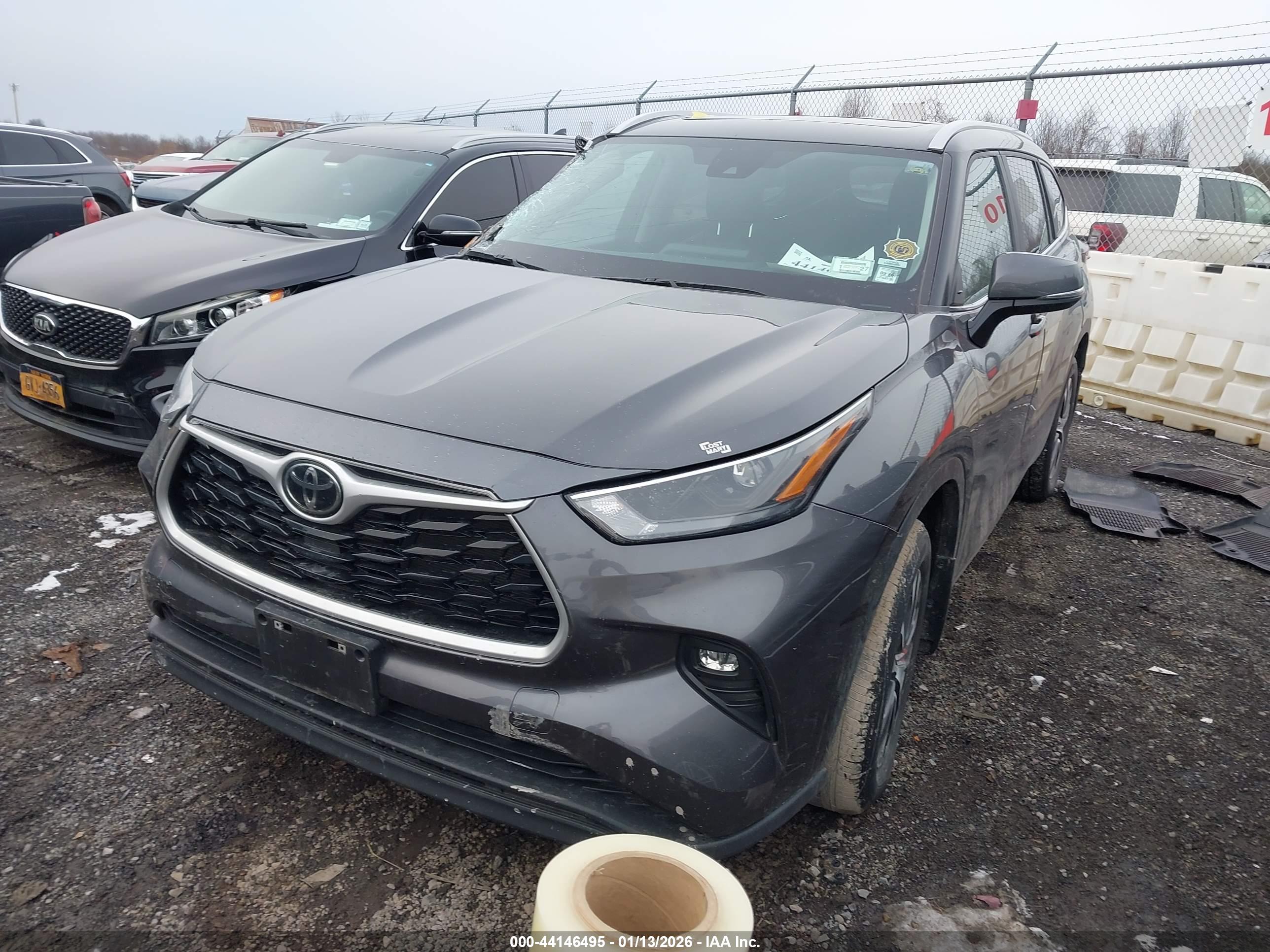TOYOTA HIGHLANDER image 2