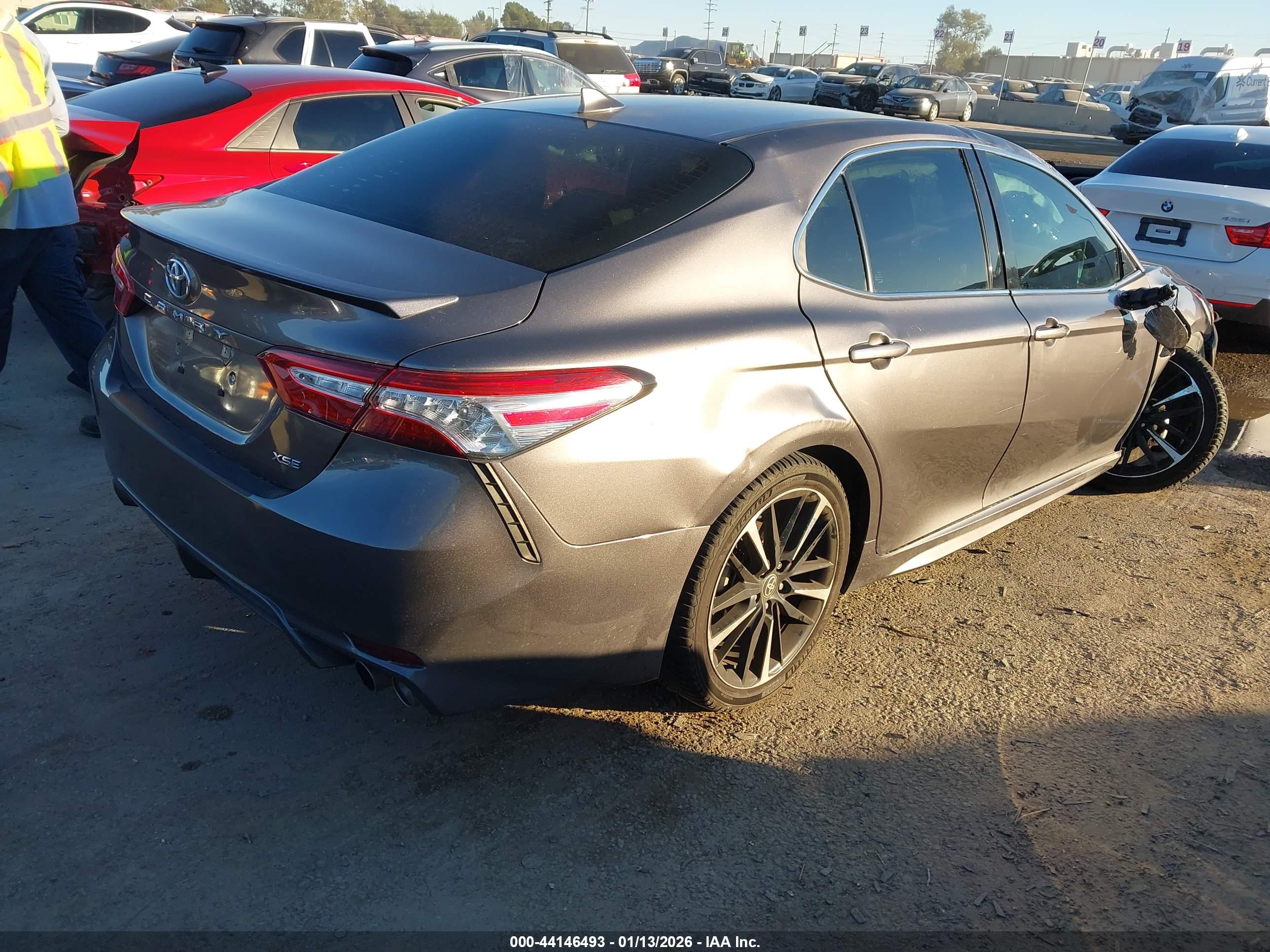 TOYOTA CAMRY image 4