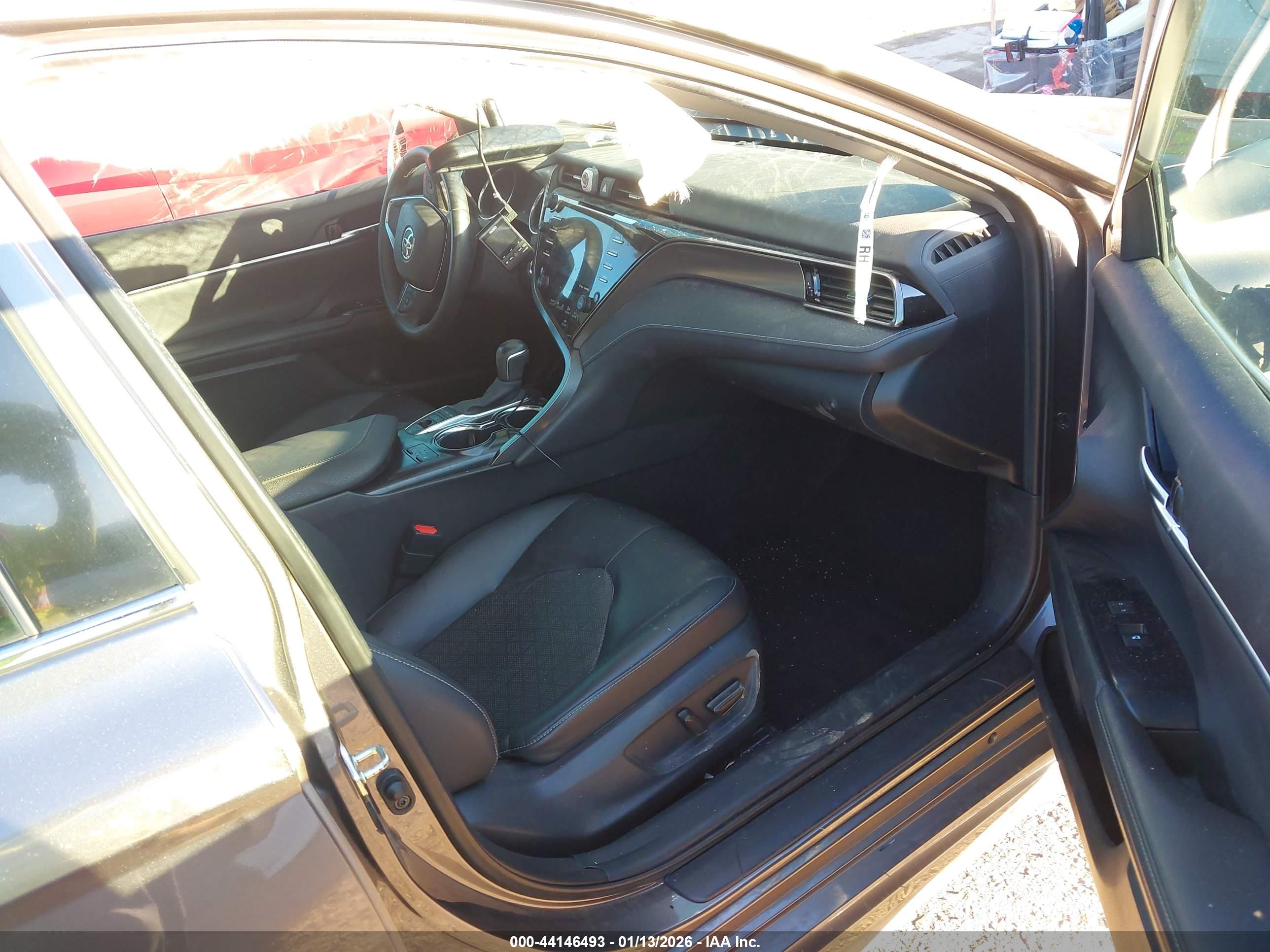 TOYOTA CAMRY image 5