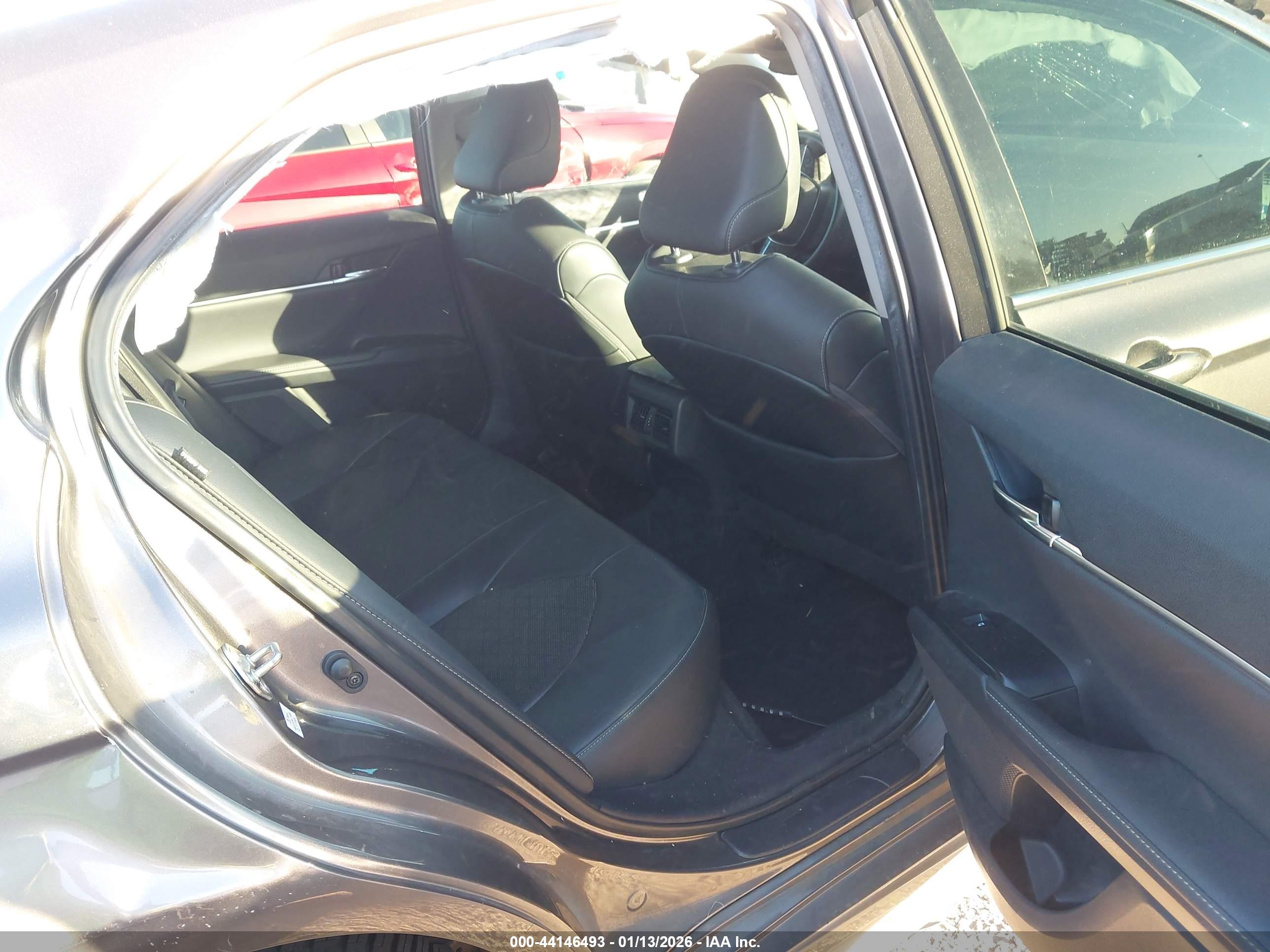 TOYOTA CAMRY image 8