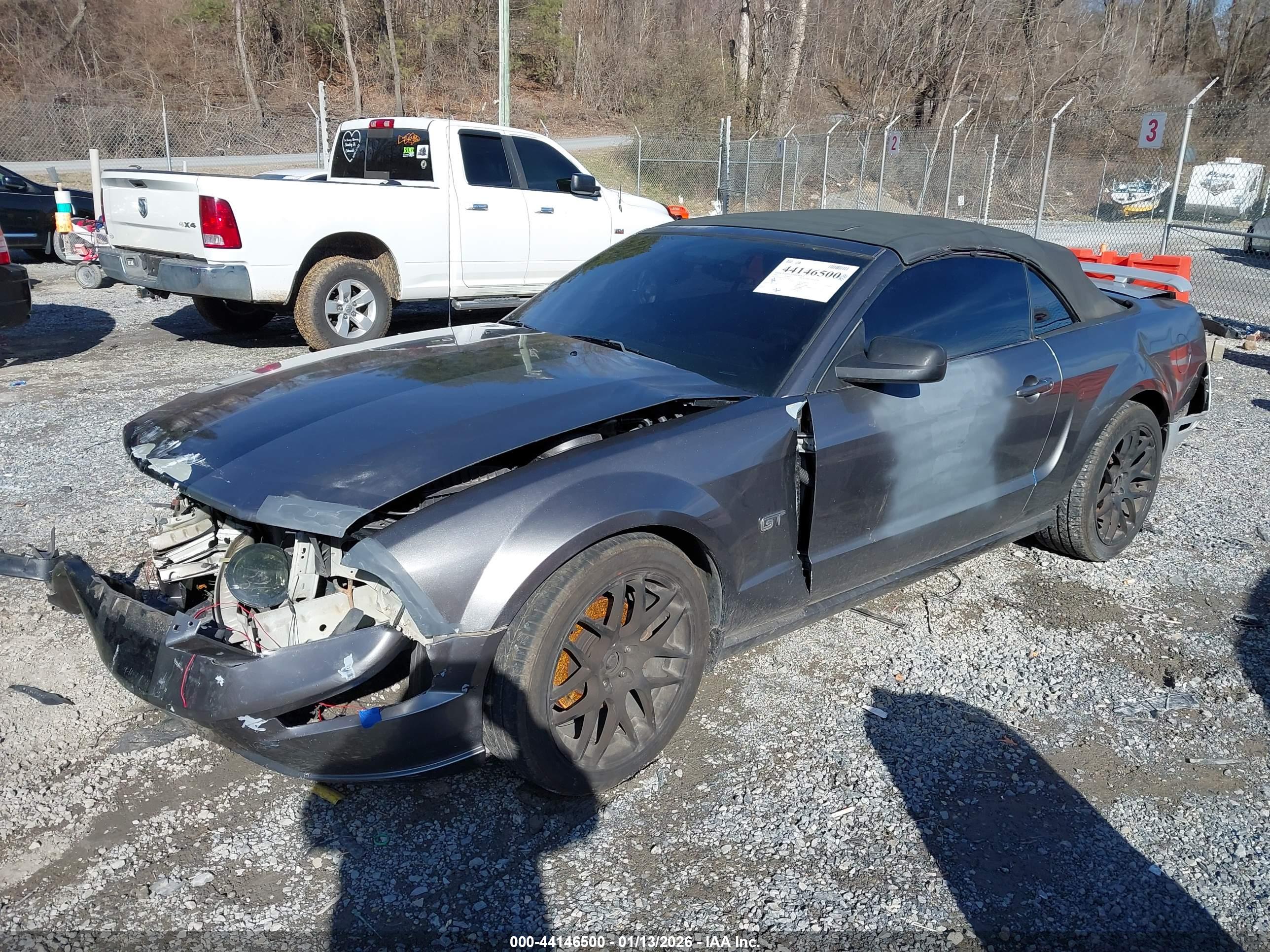 FORD MUSTANG image 2