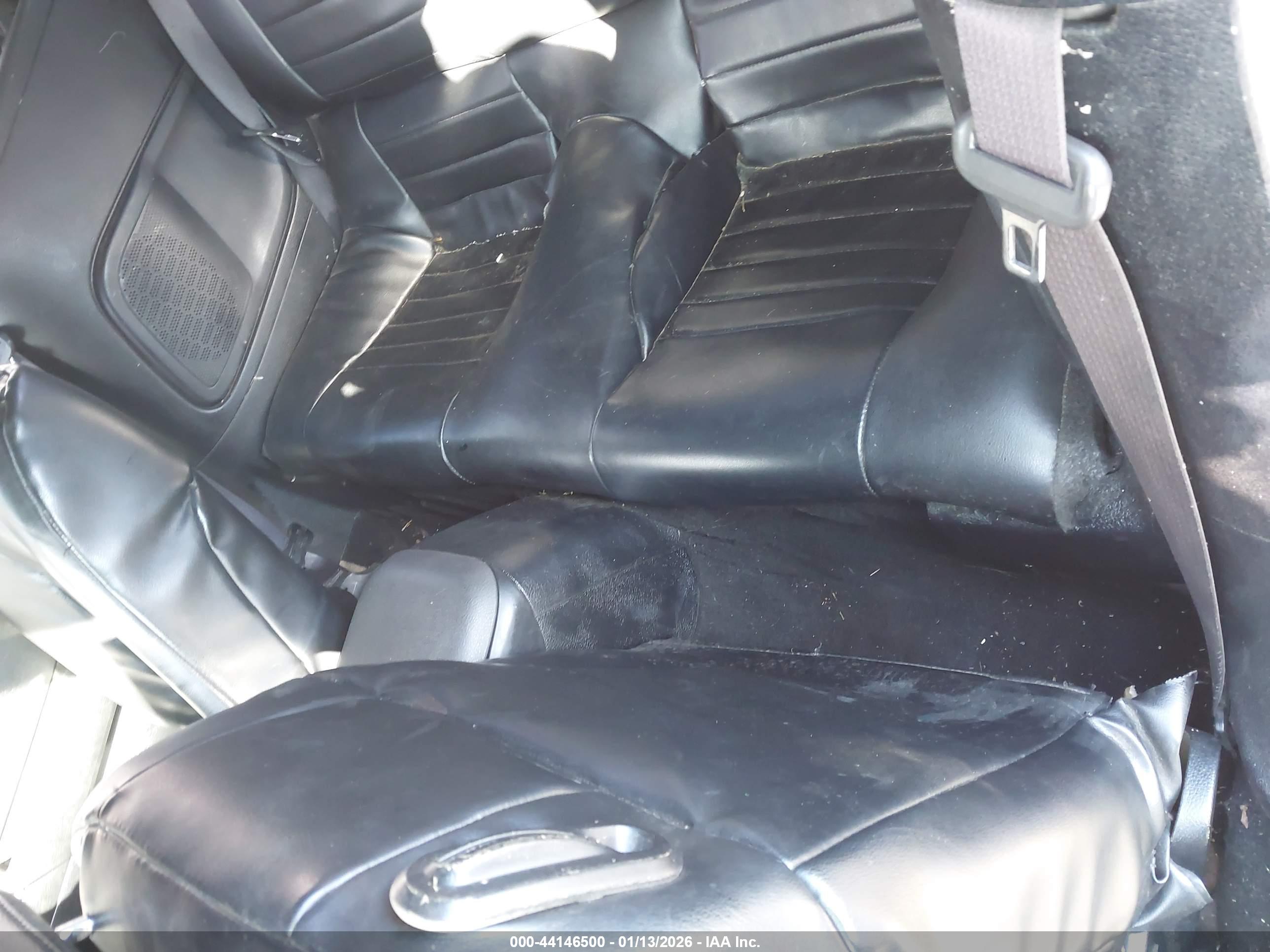 FORD MUSTANG image 8