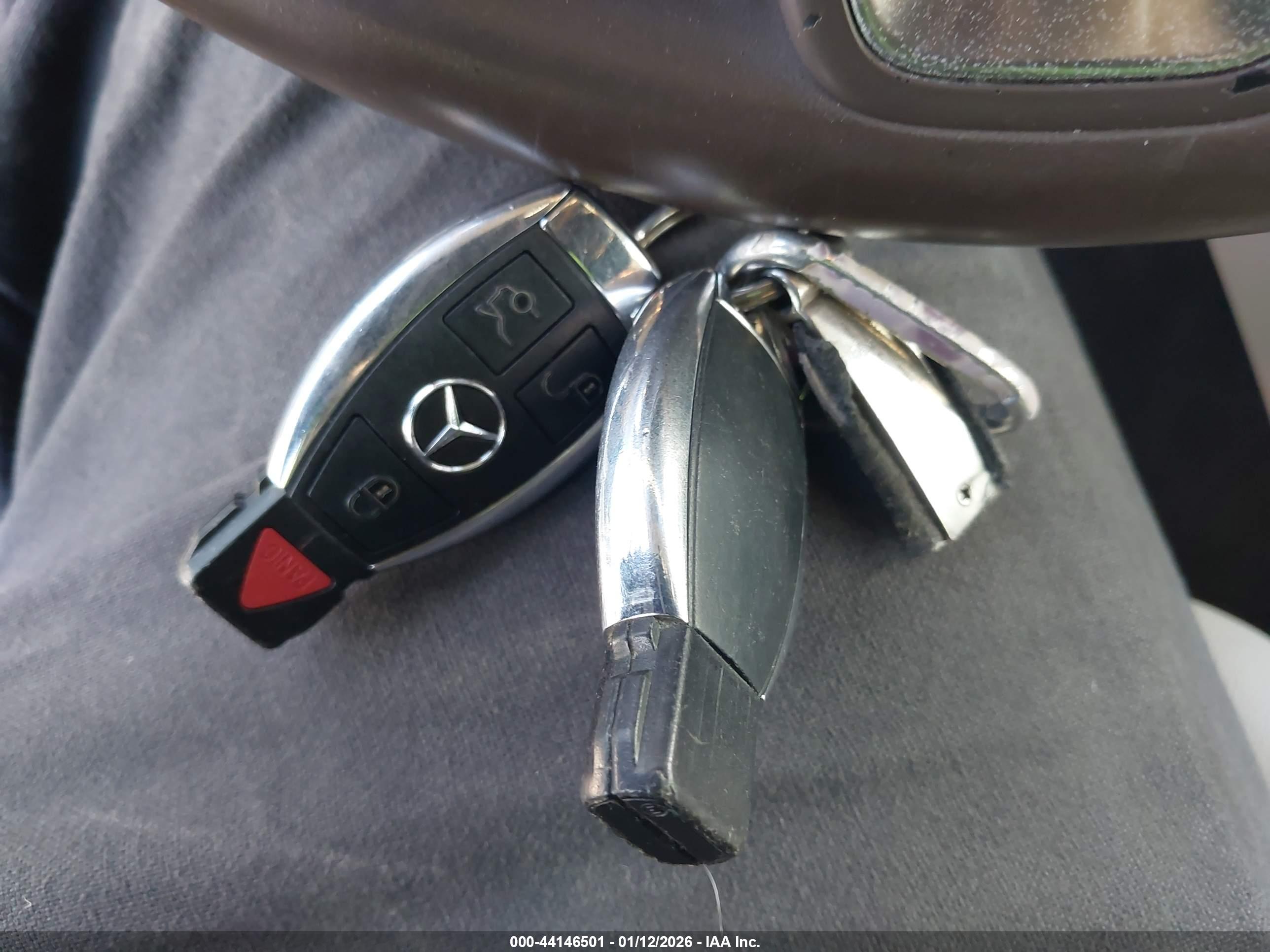 MERCEDES-BENZ GLK image 11