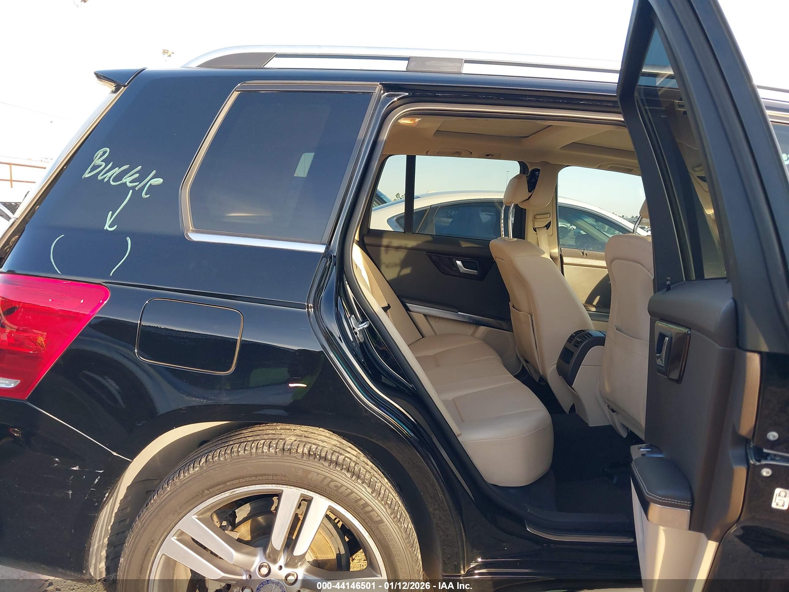 MERCEDES-BENZ GLK image 8