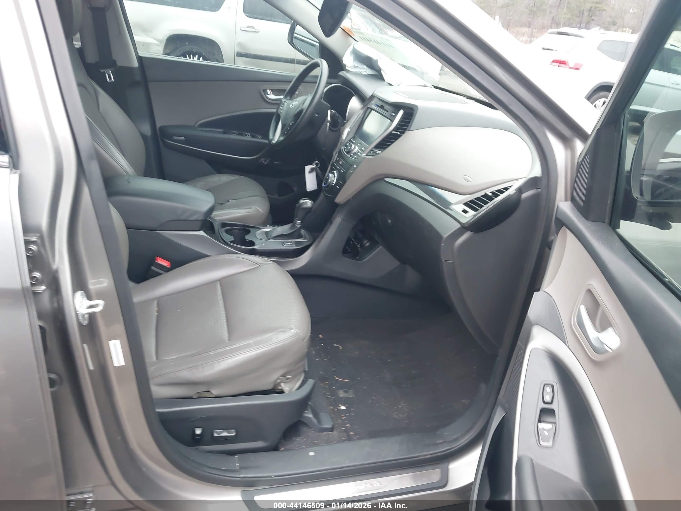 HYUNDAI SANTA image 5
